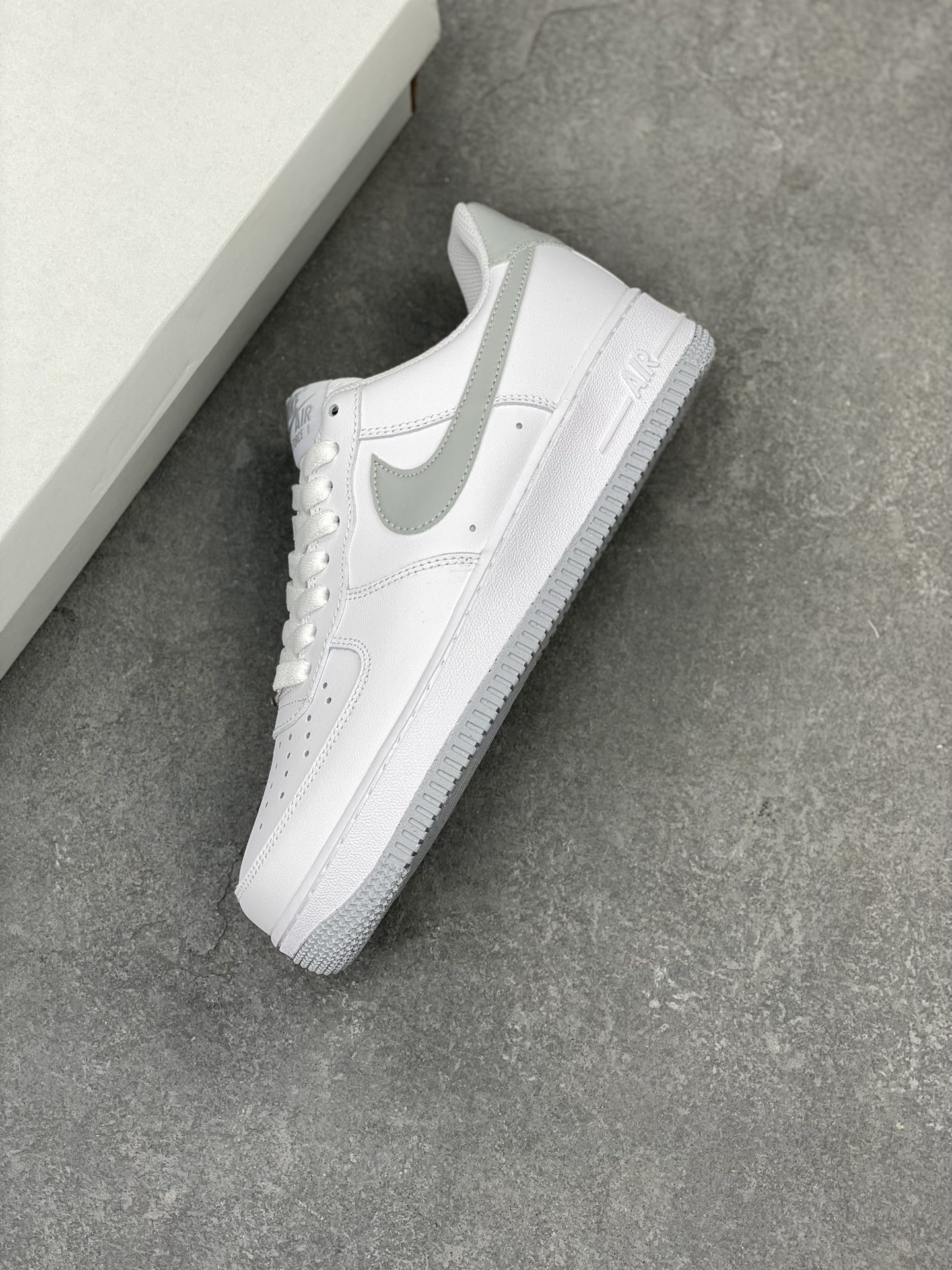 Nike Air Force 1 Low '07 White/Grey - Iconic Style, Ultimate Comfort 8 i1714161378 3260 0