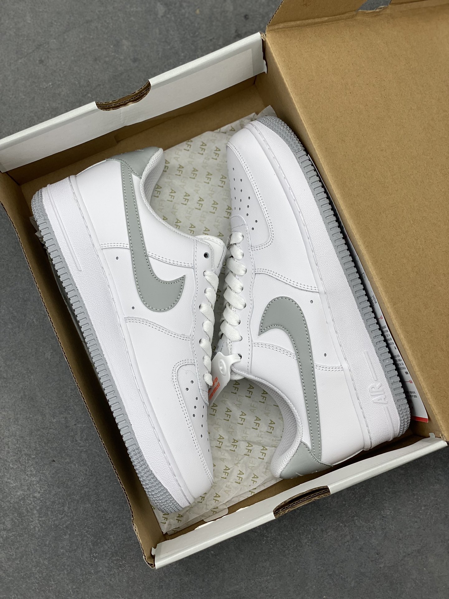 Nike Air Force 1 Low '07 White/Grey - Iconic Style, Ultimate Comfort 10 i1714161378 3832 7