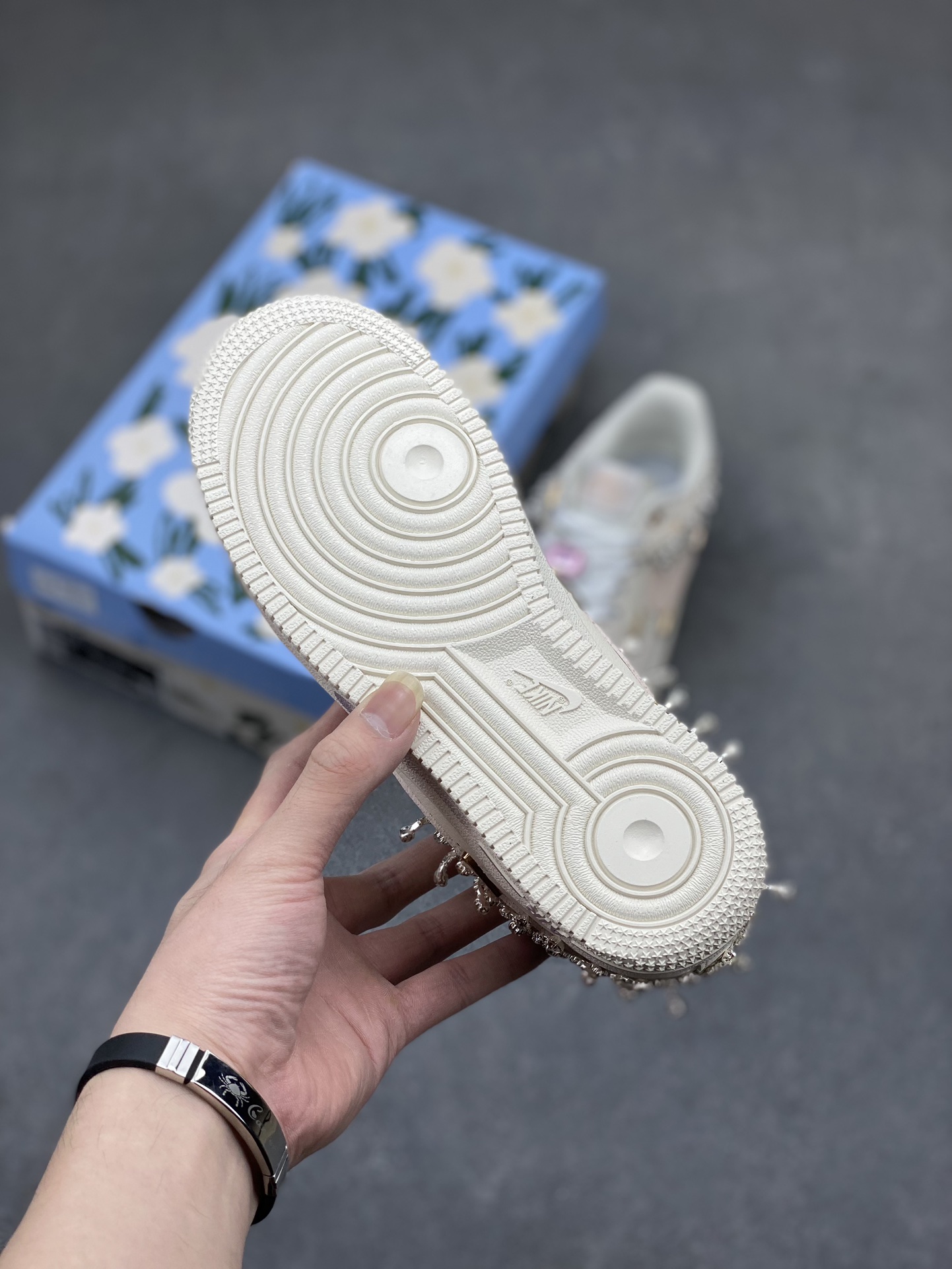 Nike Air Force 1 Low Custom Sneakers with Diamond Chain - FV1122-333 7 i1714161436 5920 8