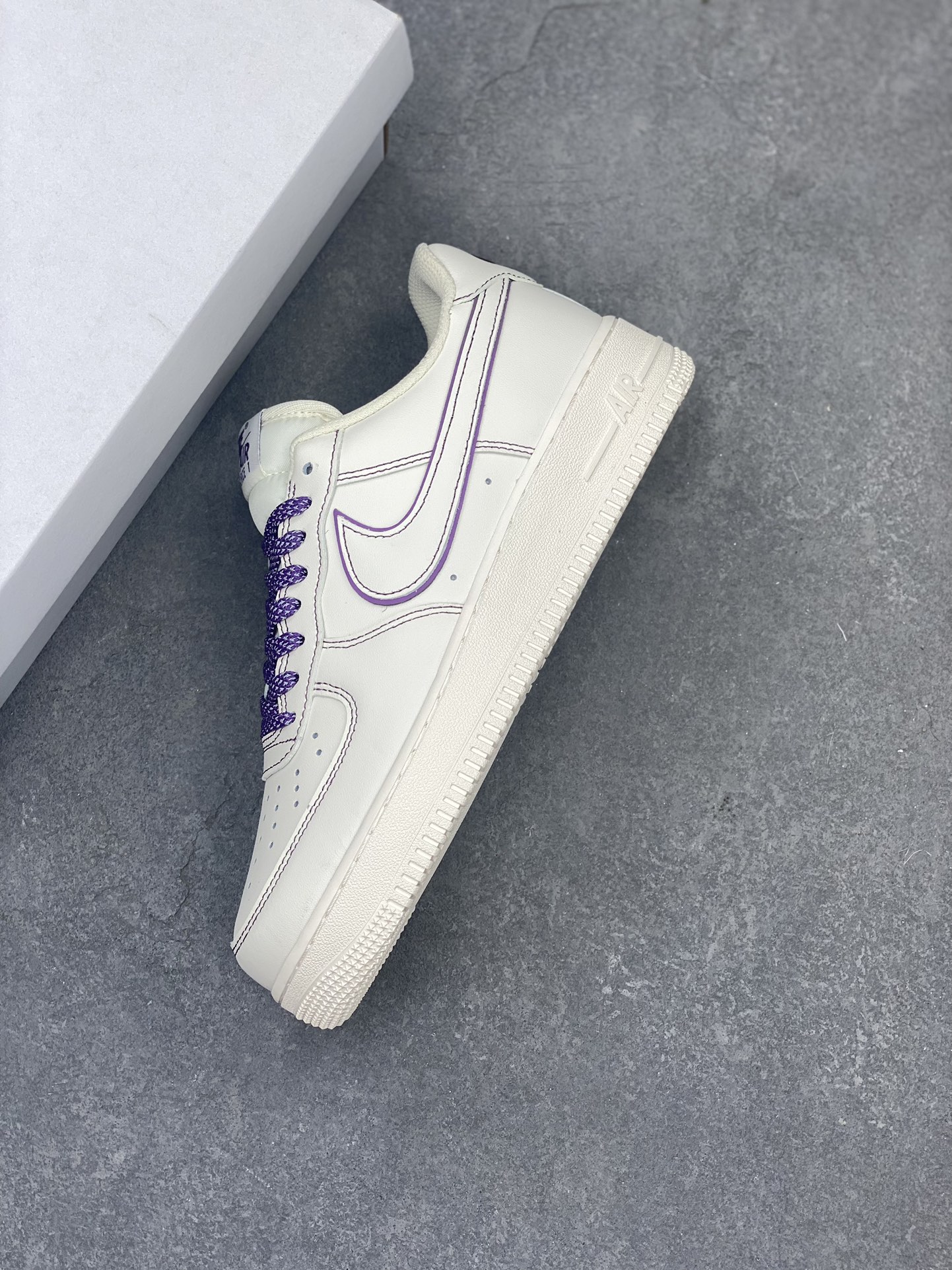 Nike Air Force 1 Low '07 'Hare' White Green Starry Sky Sneakers 8 i1714338581 4995 0