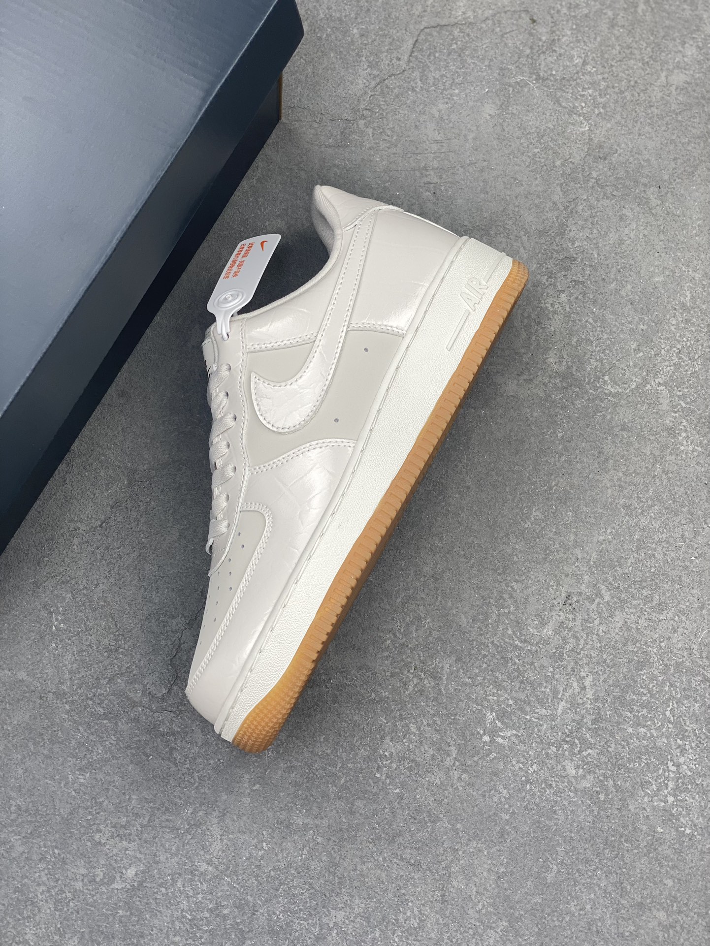 Nike Air Force 1 '07 Low Casual Shoes - Clean, Comfortable, and Stylish 8 i1714339097 818 0