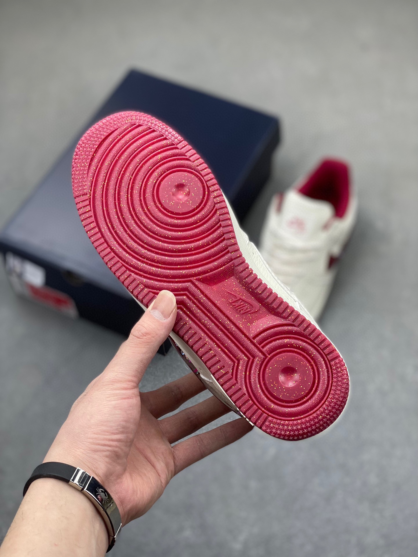 Nike Air Force 1 '07 Low Valentine's Day Edition - Classic Style & Comfort 7 i1714340737 1206 0