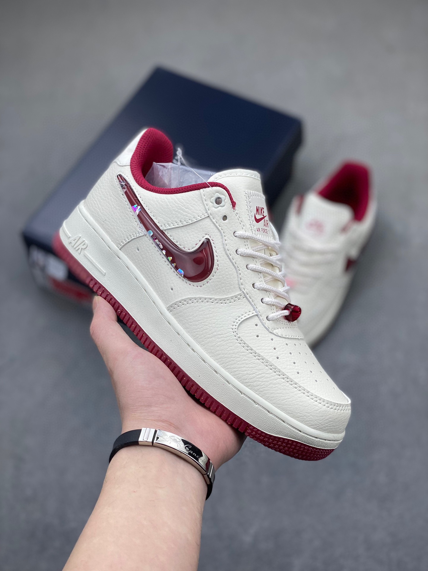 Nike Air Force 1 '07 Low Valentine's Day Edition - Classic Style & Comfort 2 i1714340738 5804 0