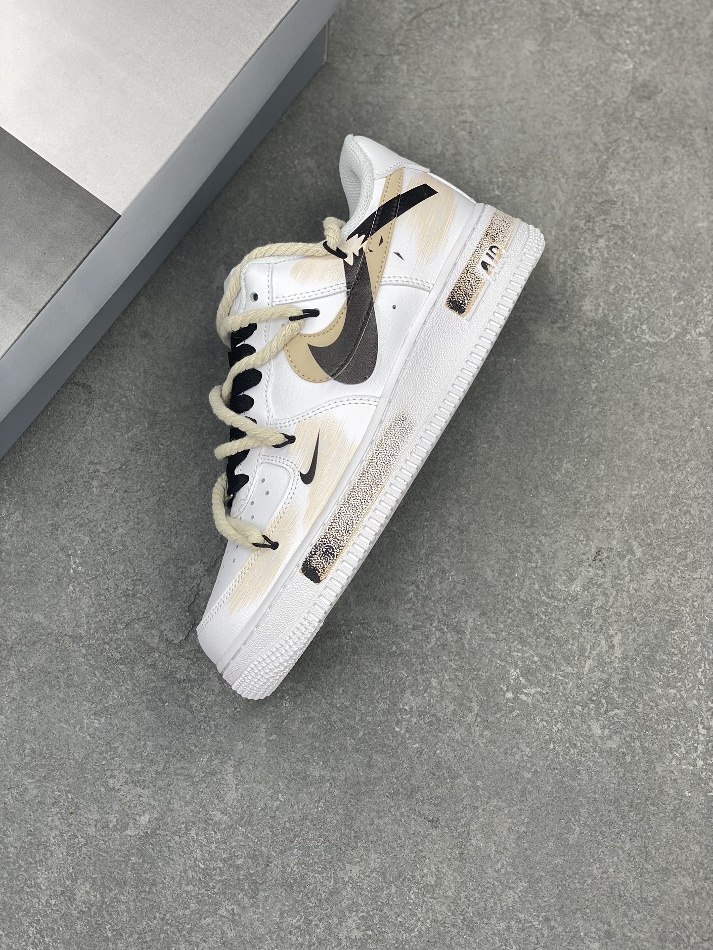 Nike Air Force 1 Low '07 Hand-Painted Mellerd Split Three Hook Sneakers 8 i1714426864 6538 0