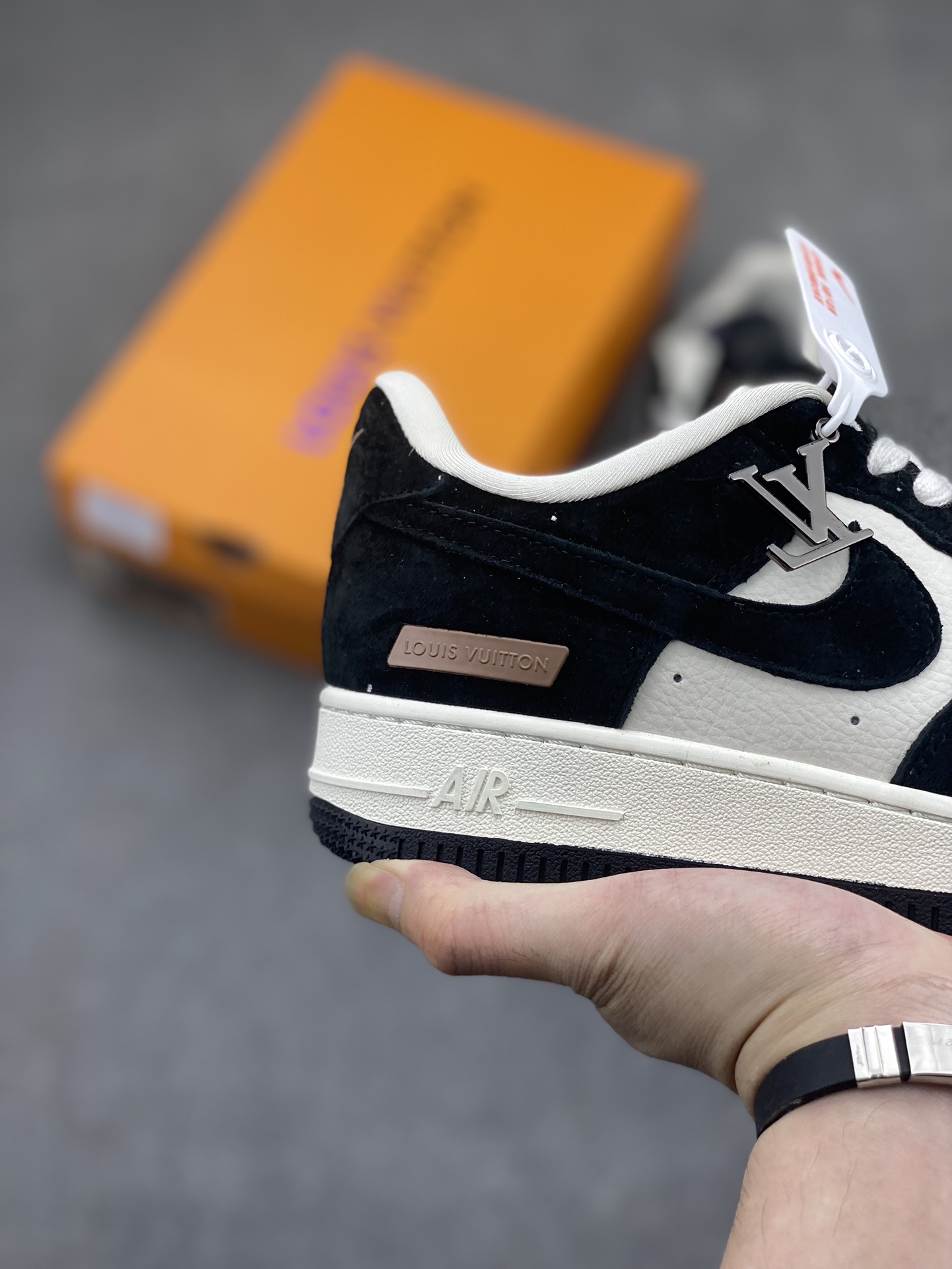 Nike Air Force 1 '07 Low Louis Vuitton Collab Sneakers - Black/White 6 i1714426931 1907 0