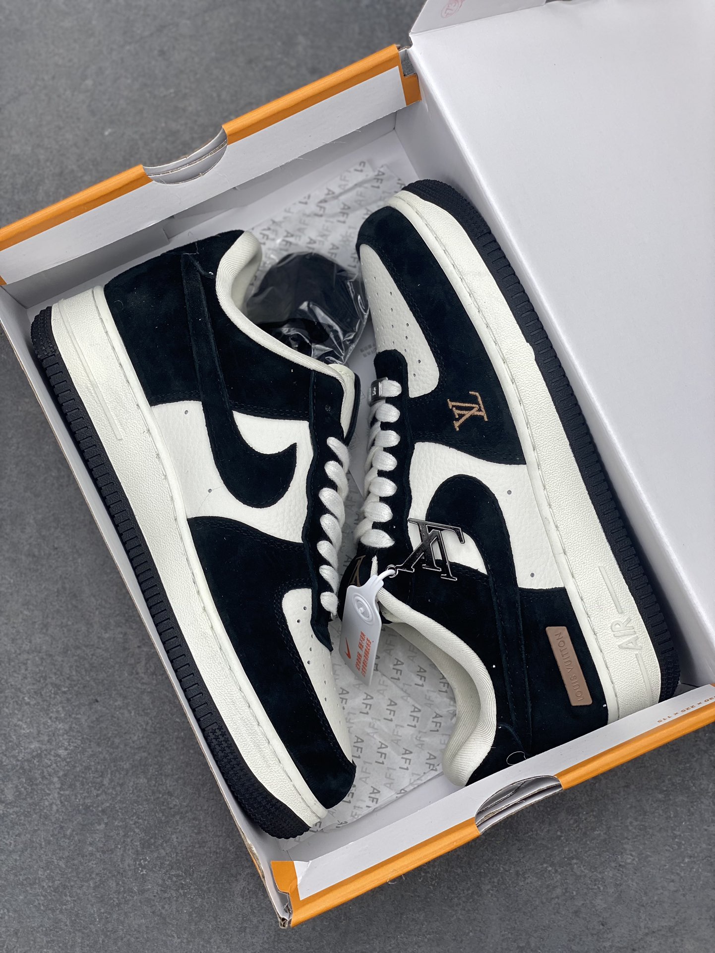 Nike Air Force 1 '07 Low Louis Vuitton Collab Sneakers - Black/White 10 i1714426932 1327 6