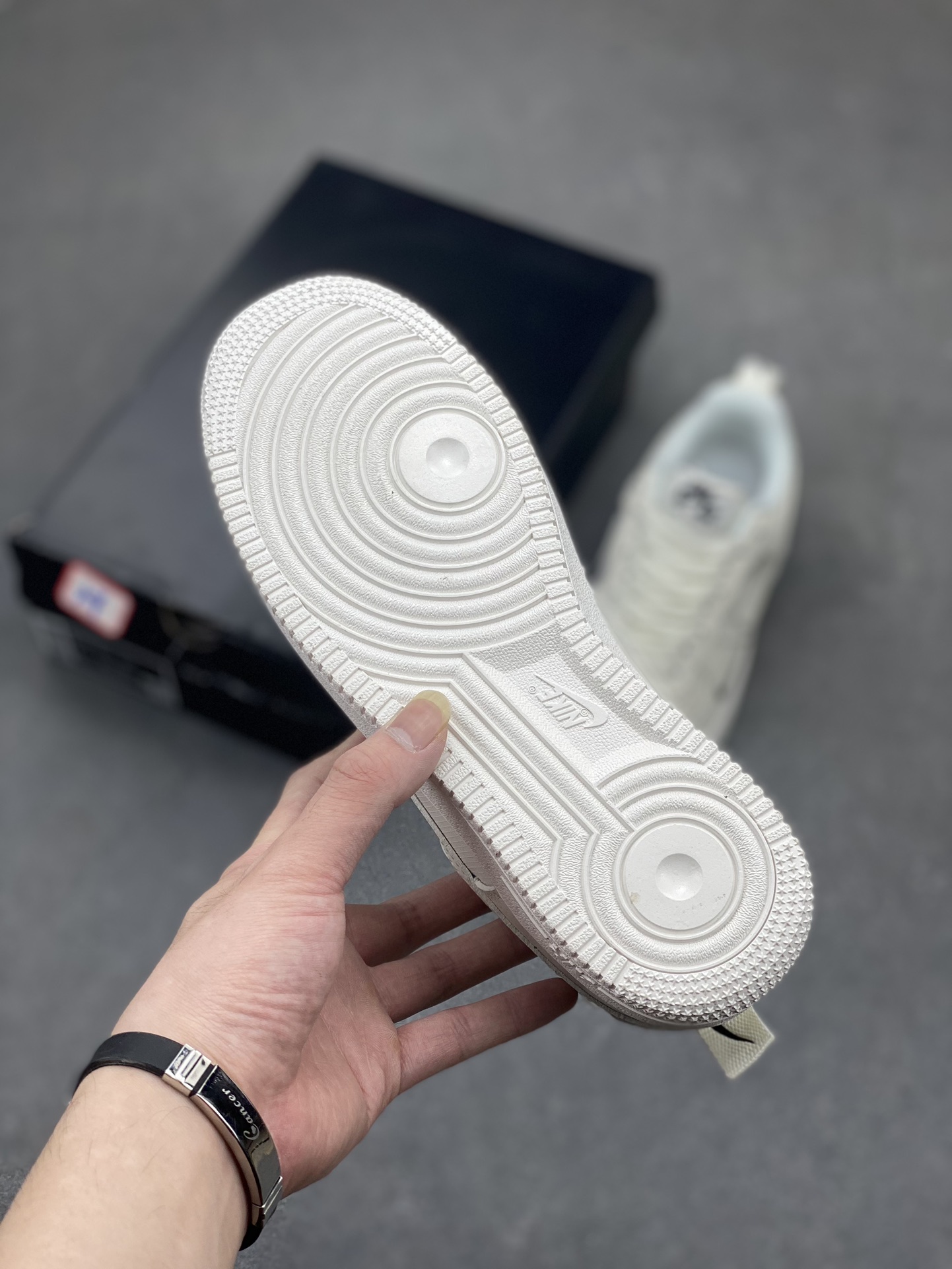 Nike Air Force 1 '07 Low: Versatile, Comfortable, and Stylish Sneakers 7 i1714669856 1224 5