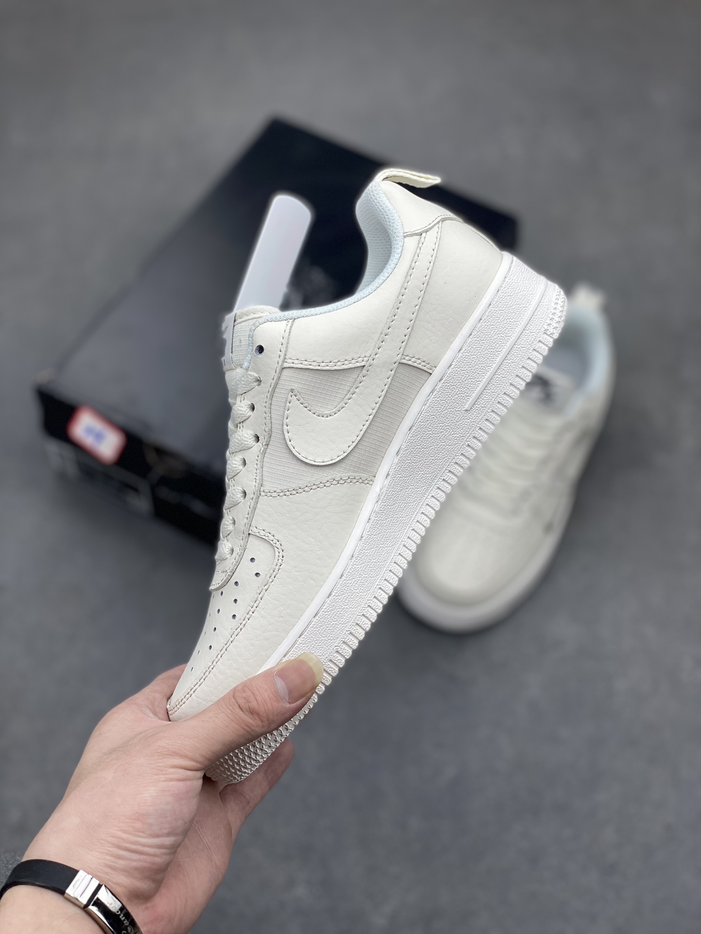 Nike Air Force 1 '07 Low: Versatile, Comfortable, and Stylish Sneakers 4 i1714669856 3621 1