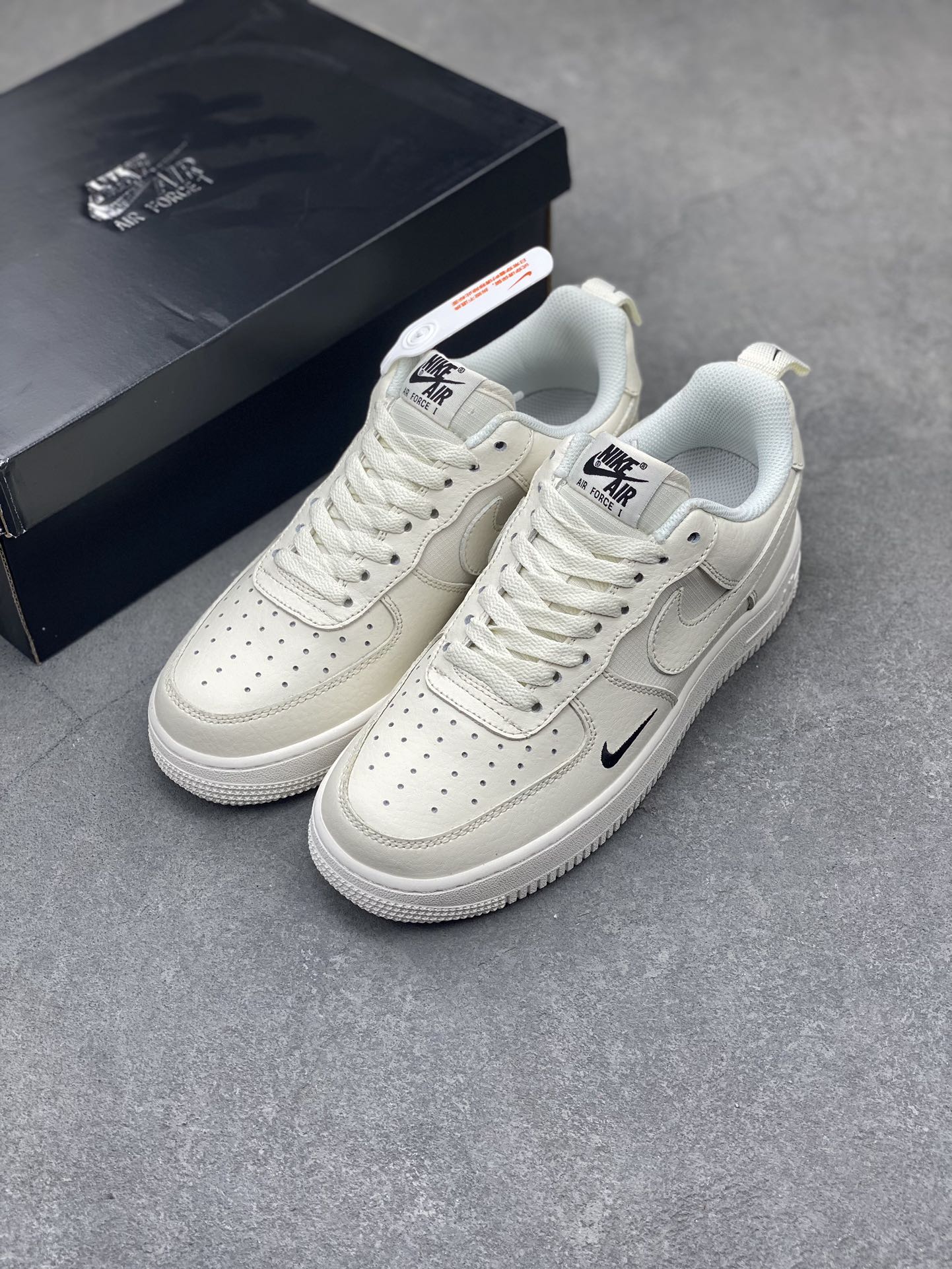 Nike Air Force 1 '07 Low: Versatile, Comfortable, and Stylish Sneakers 9 i1714669857 3737 7