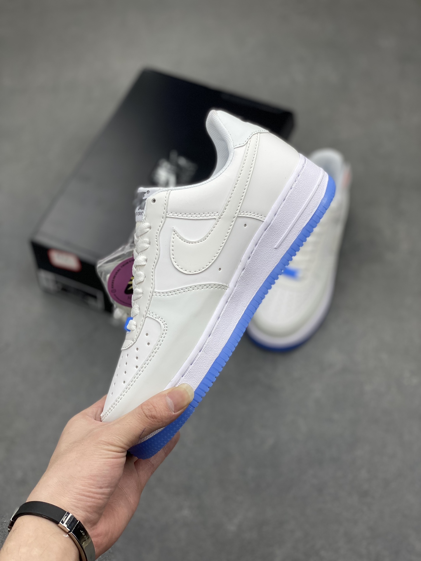 Nike Air Force 1 UV Reactive Color Change White Sneakers DA8301-100 4 i1714772403 5612 1
