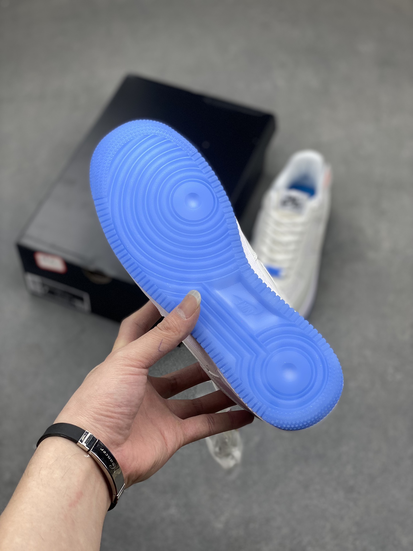Nike Air Force 1 UV Reactive Color Change White Sneakers DA8301-100 7 i1714772403 6459 0