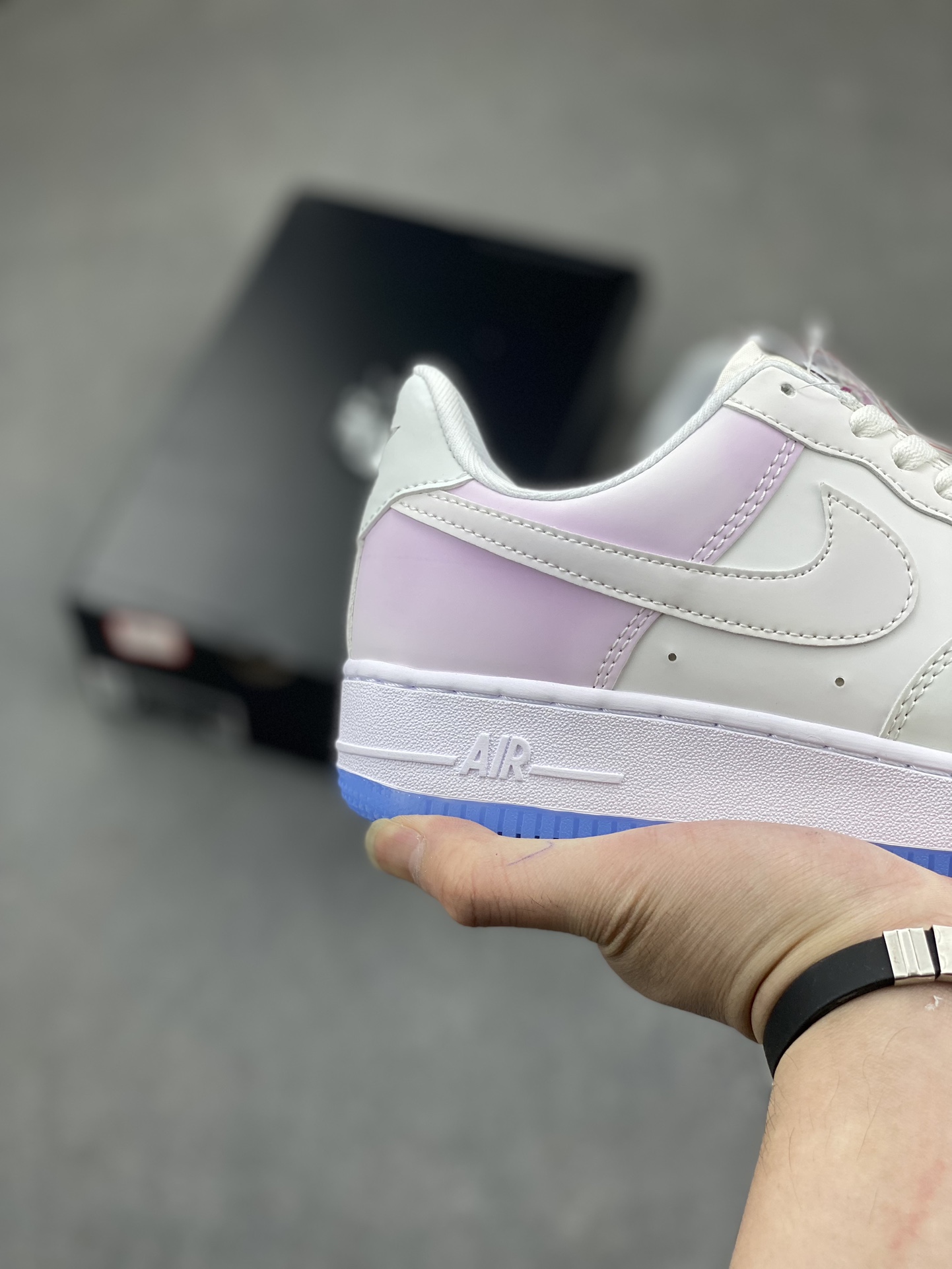 Nike Air Force 1 UV Reactive Color Change White Sneakers DA8301-100 6 i1714772403 8040 8