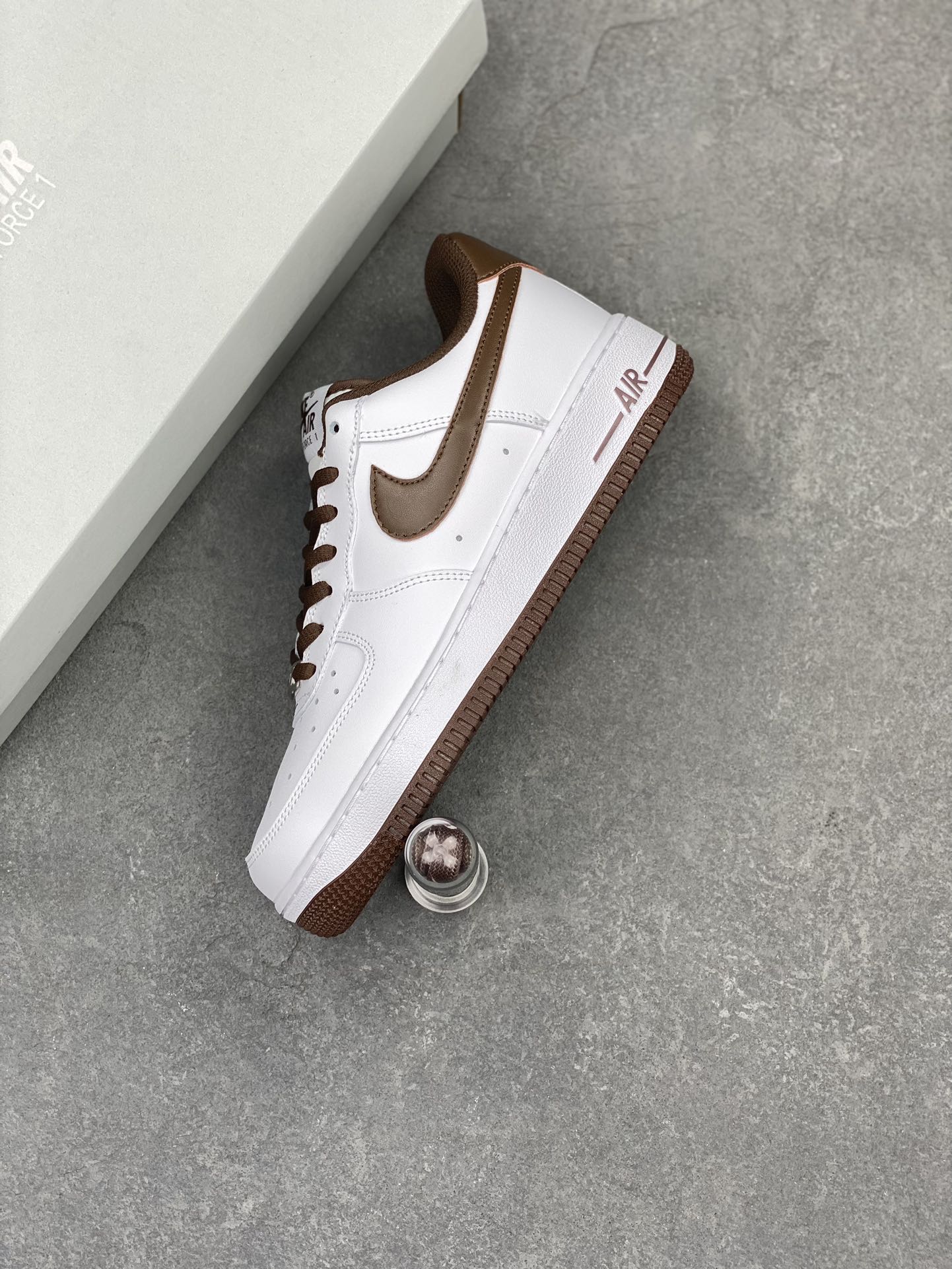 Nike Air Force 1 Low White Chocolate Men's Shoe (306509-121) 8 i1715115890 1277 5