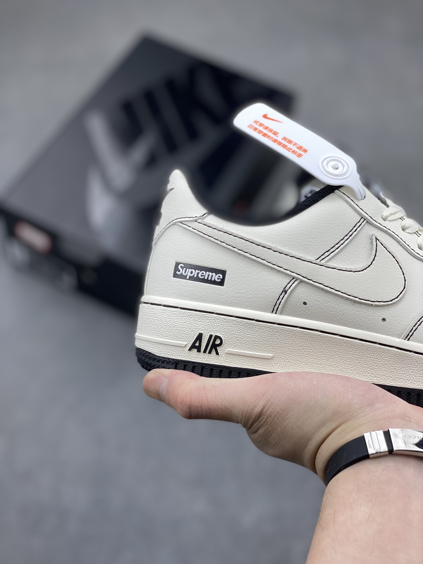 Nike Air Force 1 '07 Low Casual Sneakers - Supreme Edition 6 i1715116337 5861 7