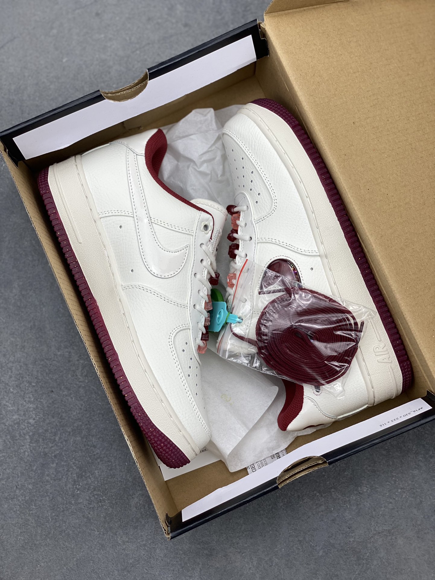 Nike Air Force 1 Low Valentine's Day Edition - Premium Leather Sneakers 10 i1715199206 7983 0
