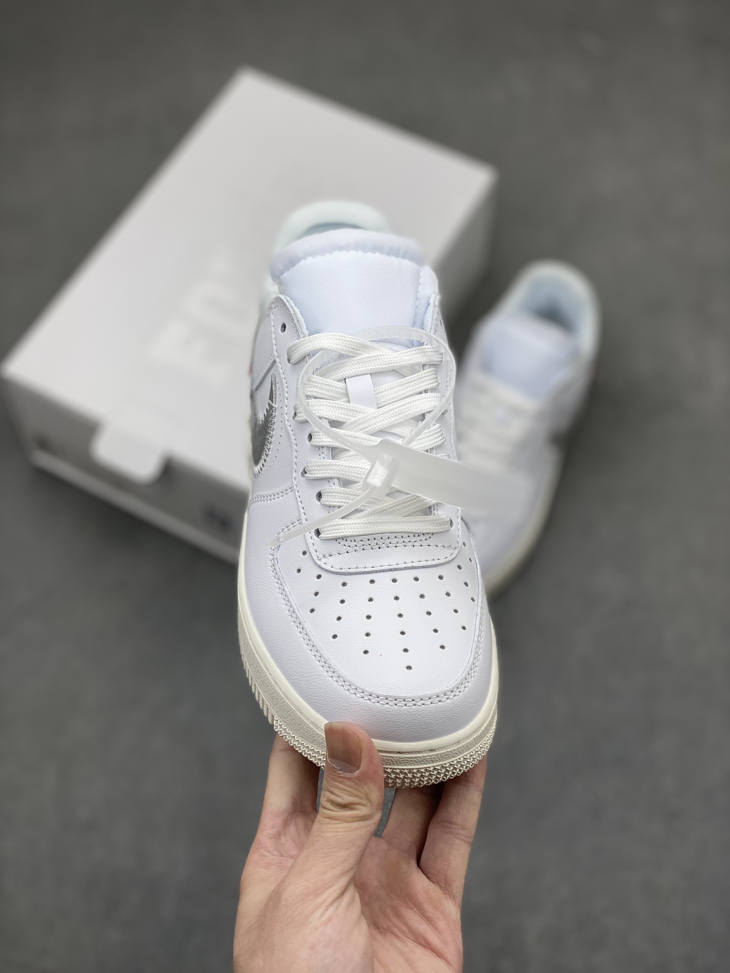 OFF-White x Nike Air Force 1 Low-Top Sneakers - White/Silver,Limited Edition 3 i1715285951 5289 8