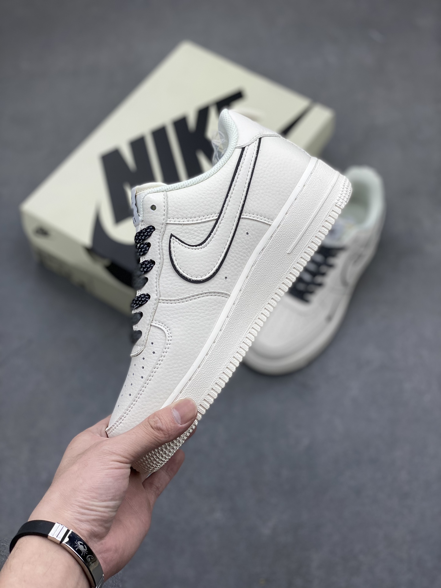 Nike Air Force 1 Low '07 Classic Black Swoosh Reflective Sneakers 4 i1715286048 1254 1