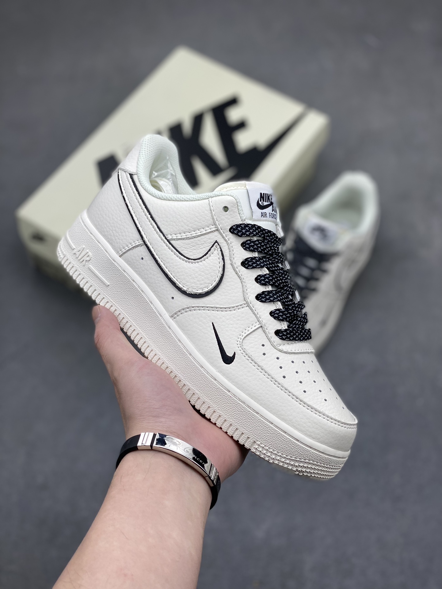Nike Air Force 1 Low '07 Classic Black Swoosh Reflective Sneakers 2 i1715286048 1980 5
