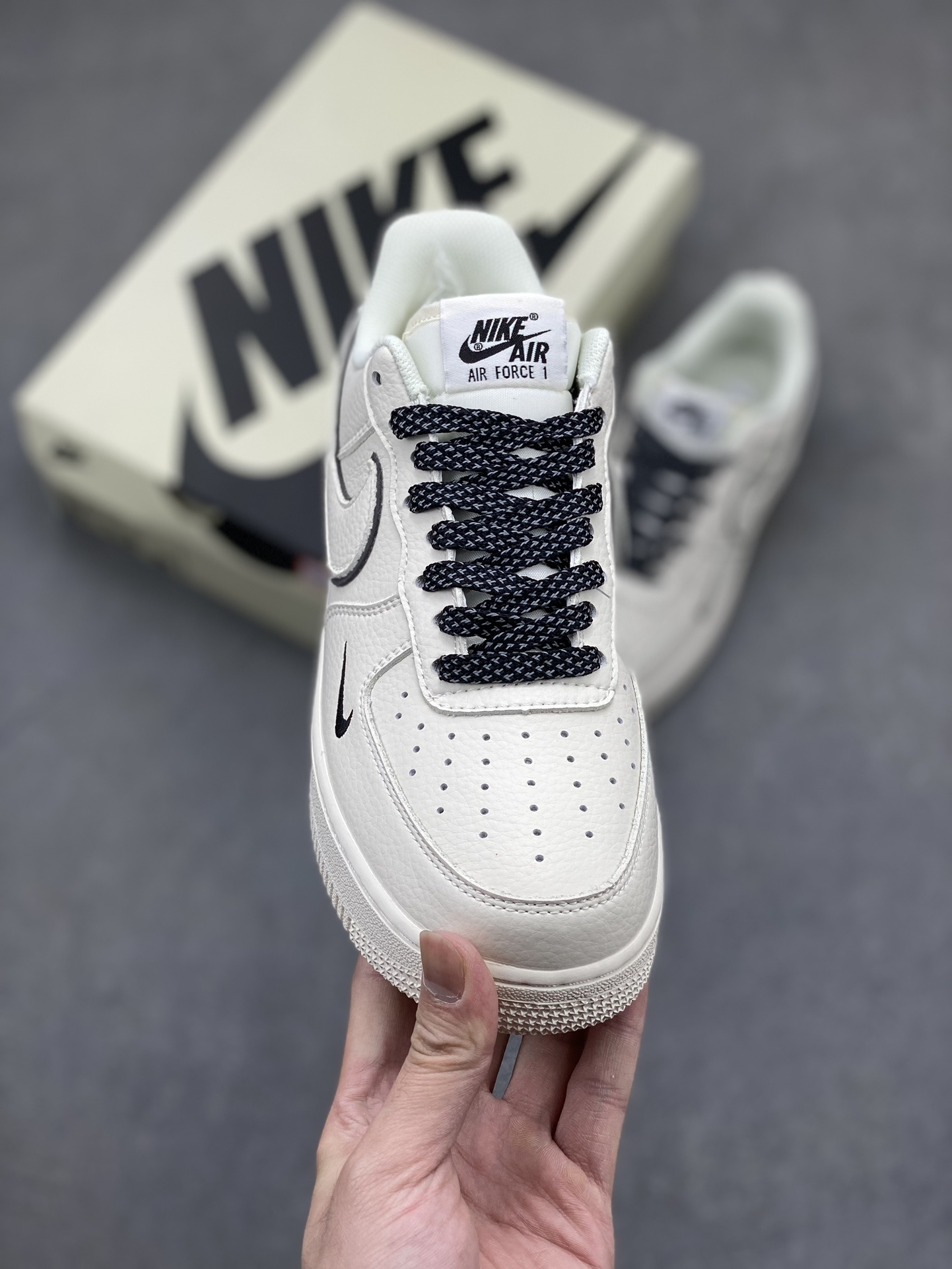 Nike Air Force 1 Low '07 Classic Black Swoosh Reflective Sneakers 3 i1715286048 6416 8