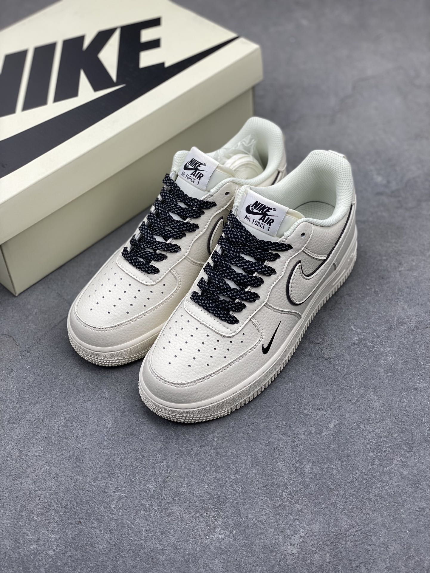 Nike Air Force 1 Low '07 Classic Black Swoosh Reflective Sneakers 9 i1715286048 8685 4