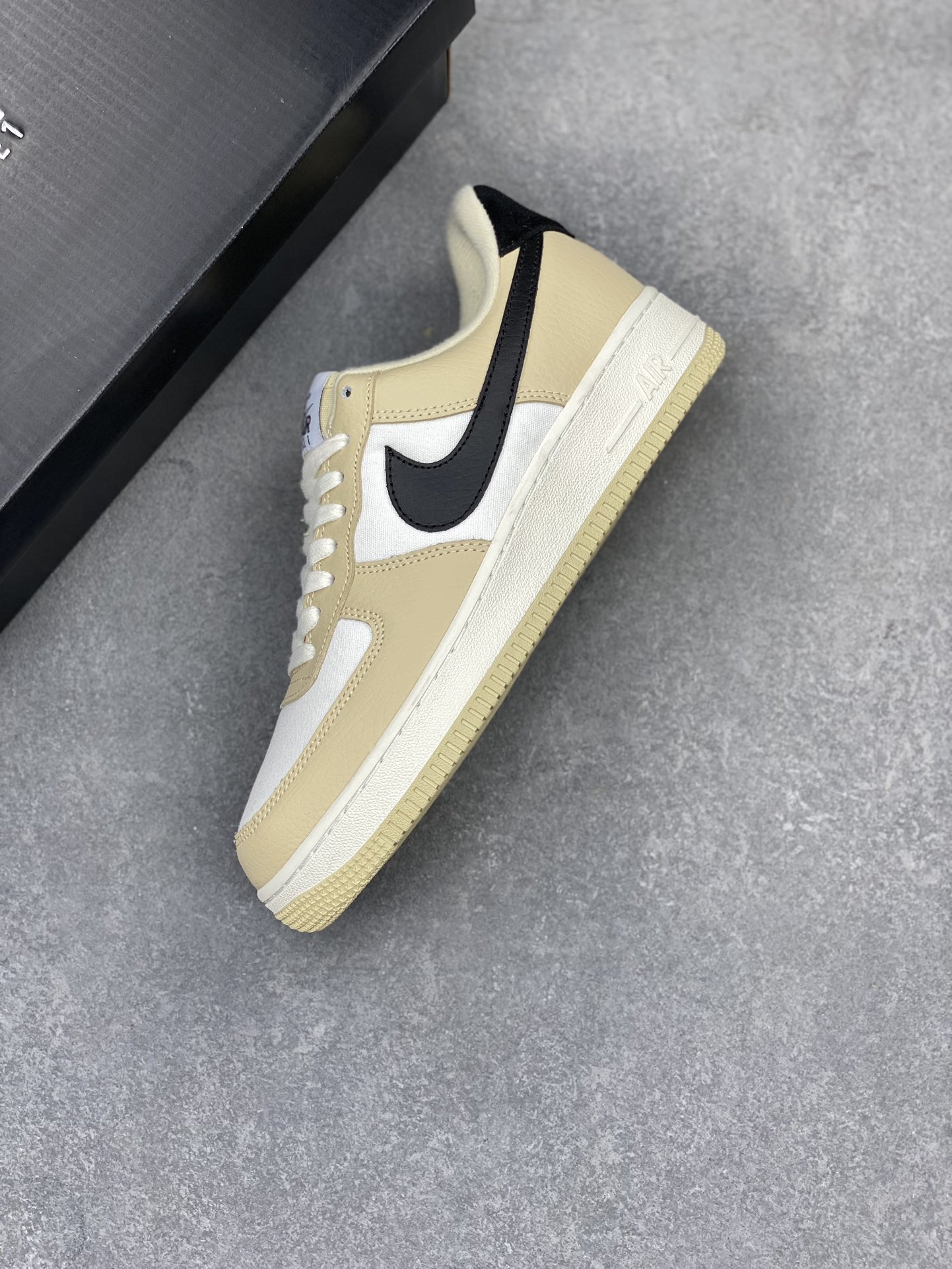 Nike Air Force 1 '07 Low 'Mica Khaki Black Swoosh' Casual Shoes DV7186-700 8 i1715286493 4253 8