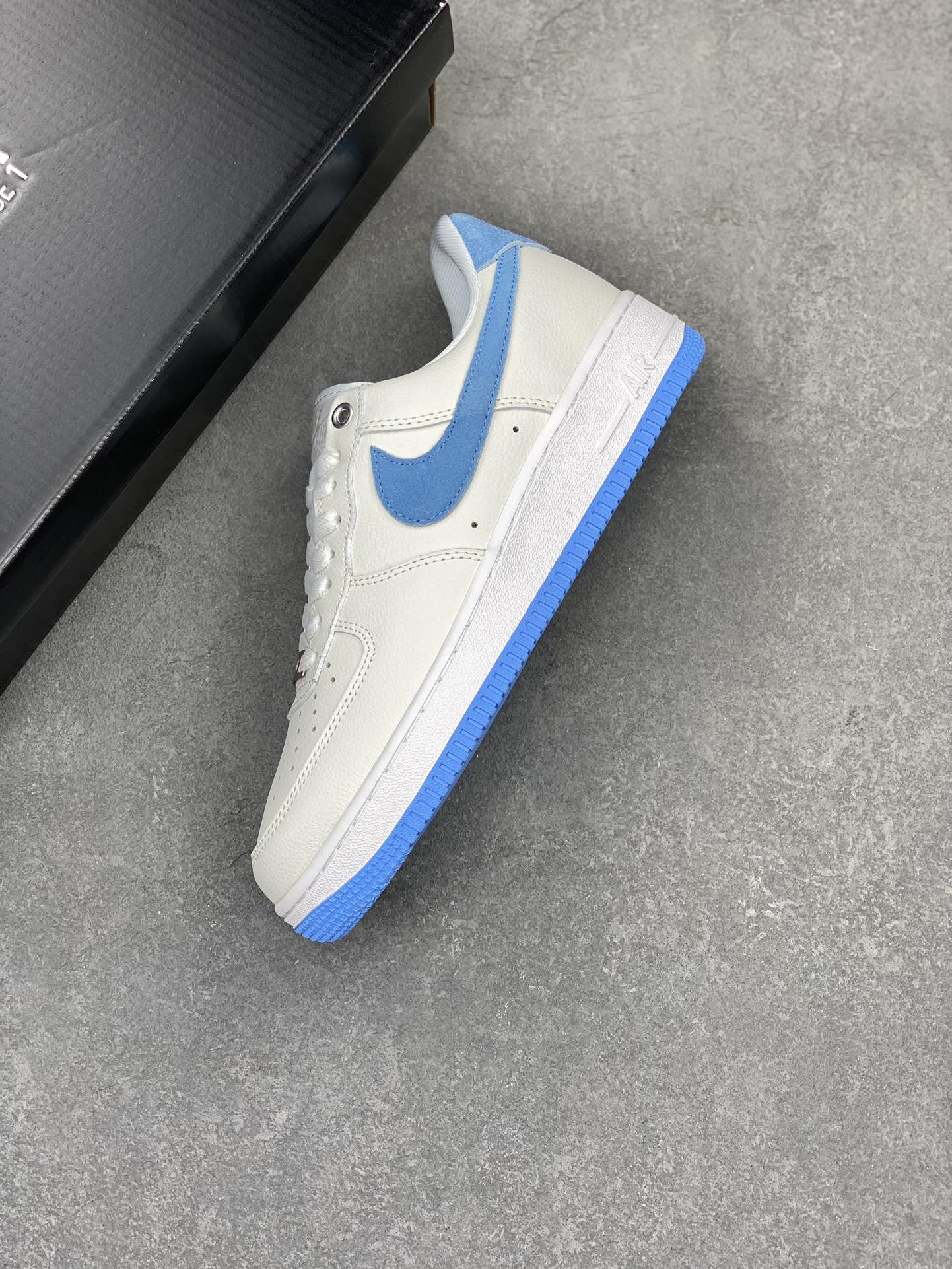 Nike Air Force 1 '07 Low White/Blue - Original Design, Comfortable and Stylish 8 i1715286668 3605 5