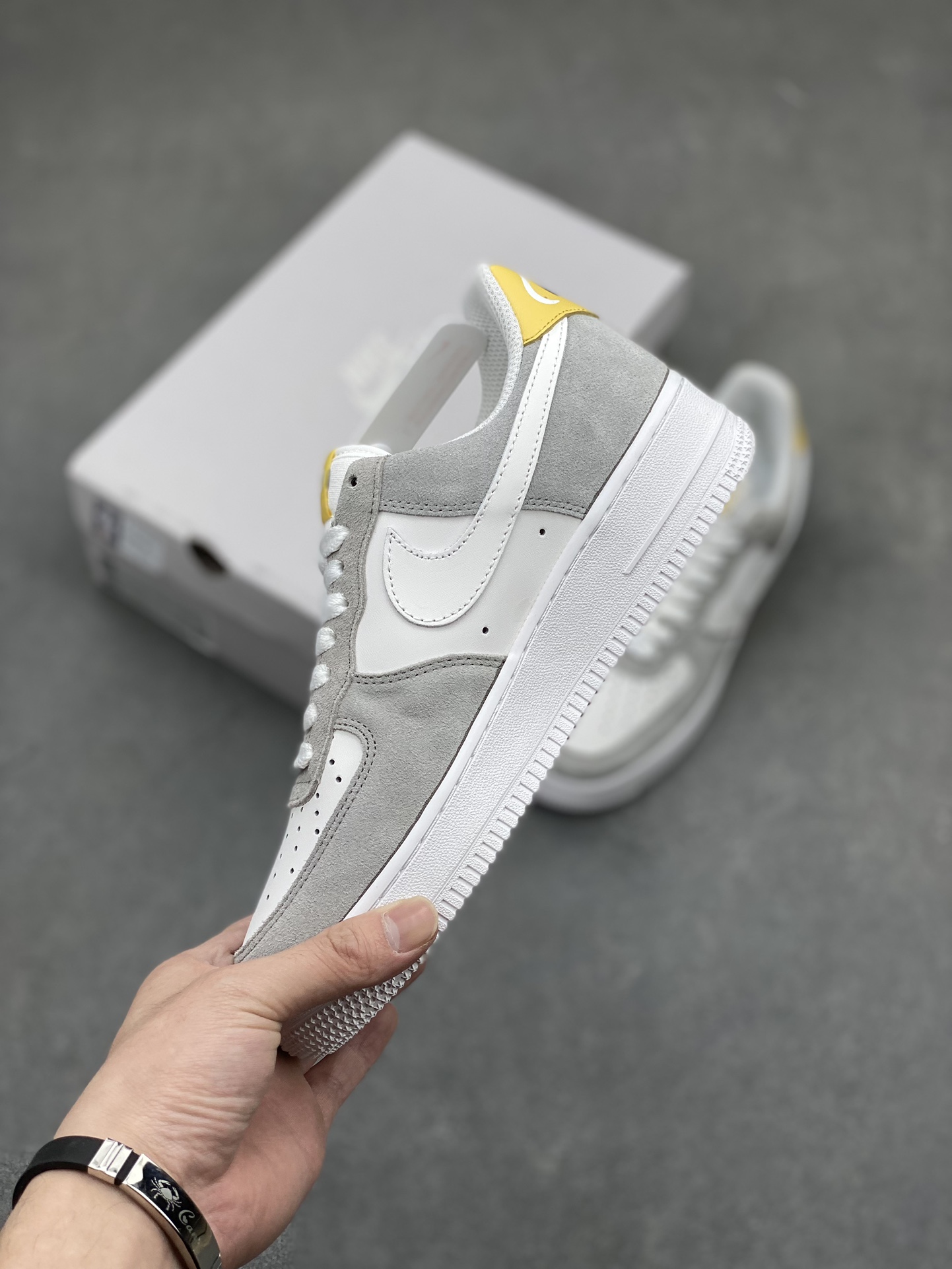Nike Air Force 1 '07 Low Grey/White/Yellow - Premium Comfort & Style 4 i1715286975 7964 4