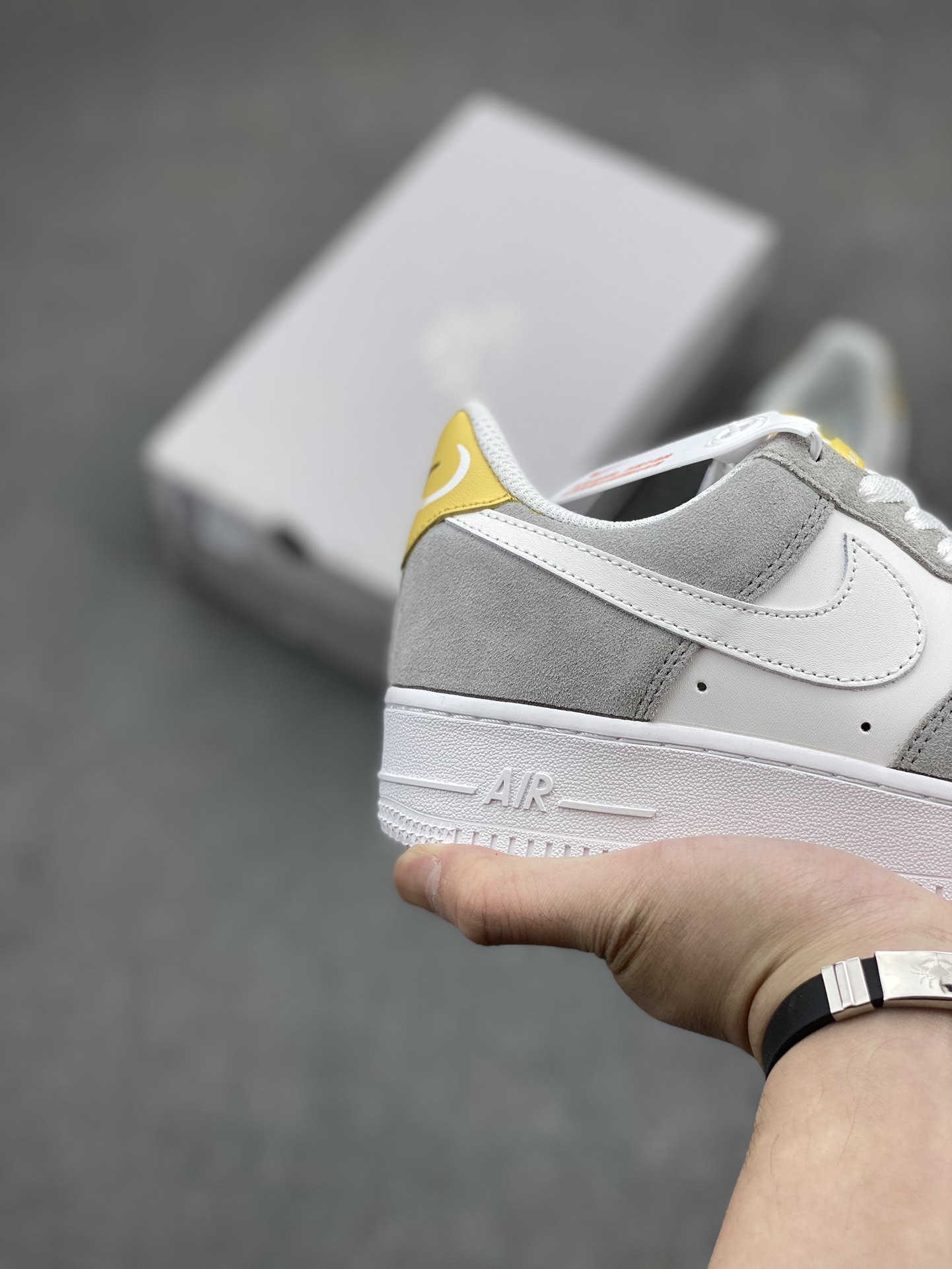 Nike Air Force 1 '07 Low Grey/White/Yellow - Premium Comfort & Style 6 i1715286975 9474 7