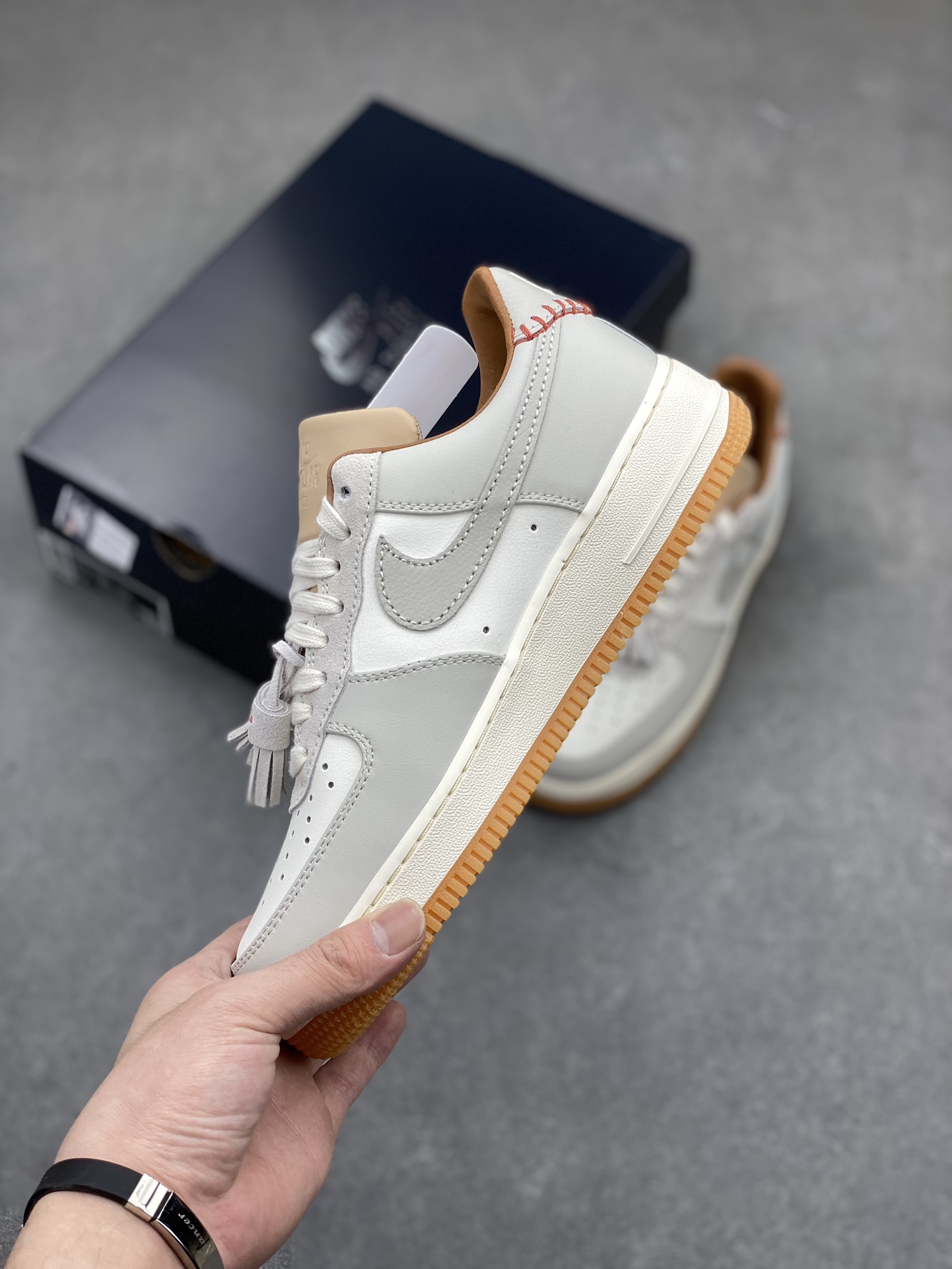 Nike Air Force 1 '07 Low Mica Khaki Sneakers - Original Version 4 i1715372902 455 4