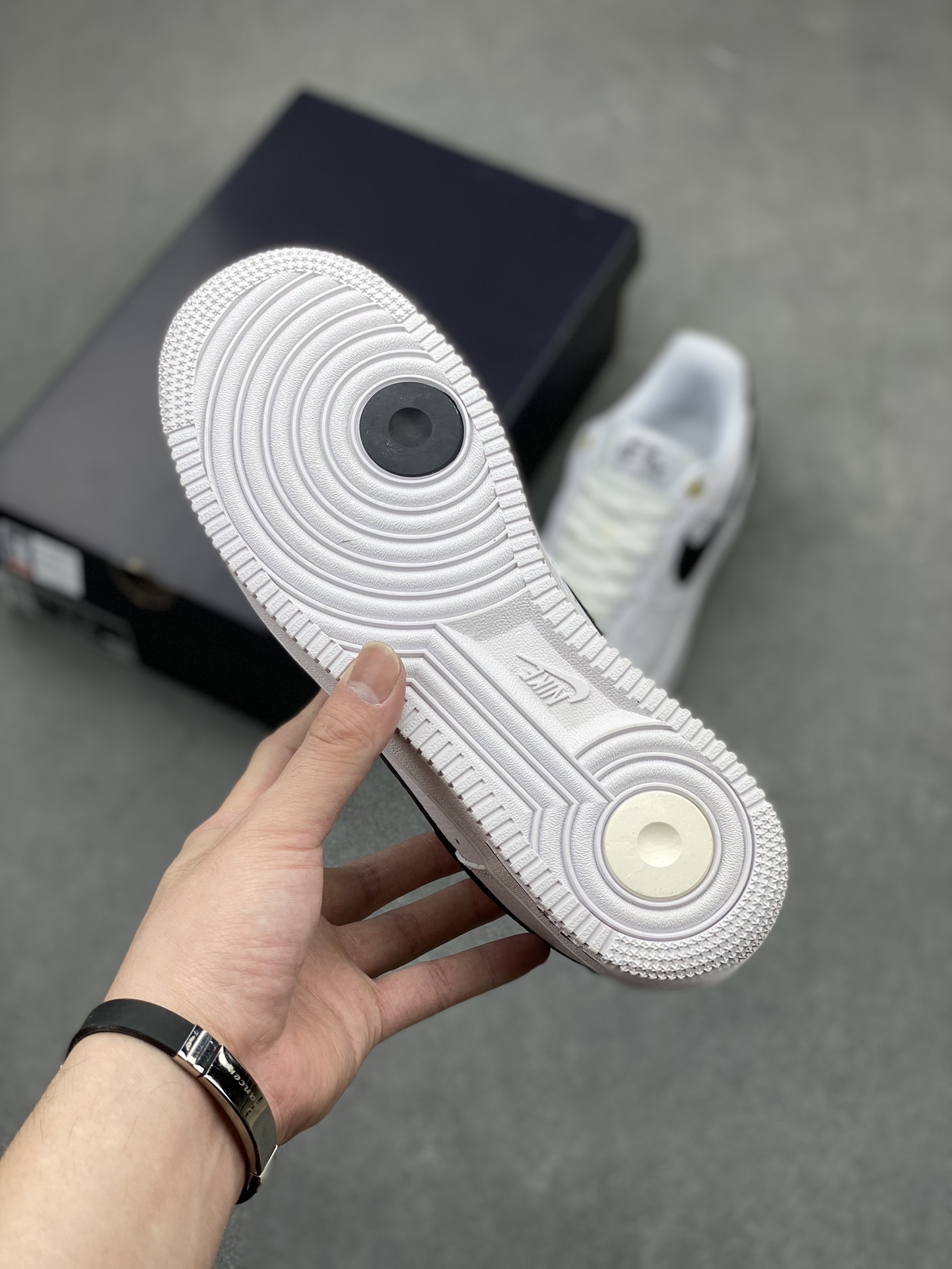 Nike Air Force 1 Low 40th Anniversary White Black (DQ7658-100) 7 i1715373092 6048 1