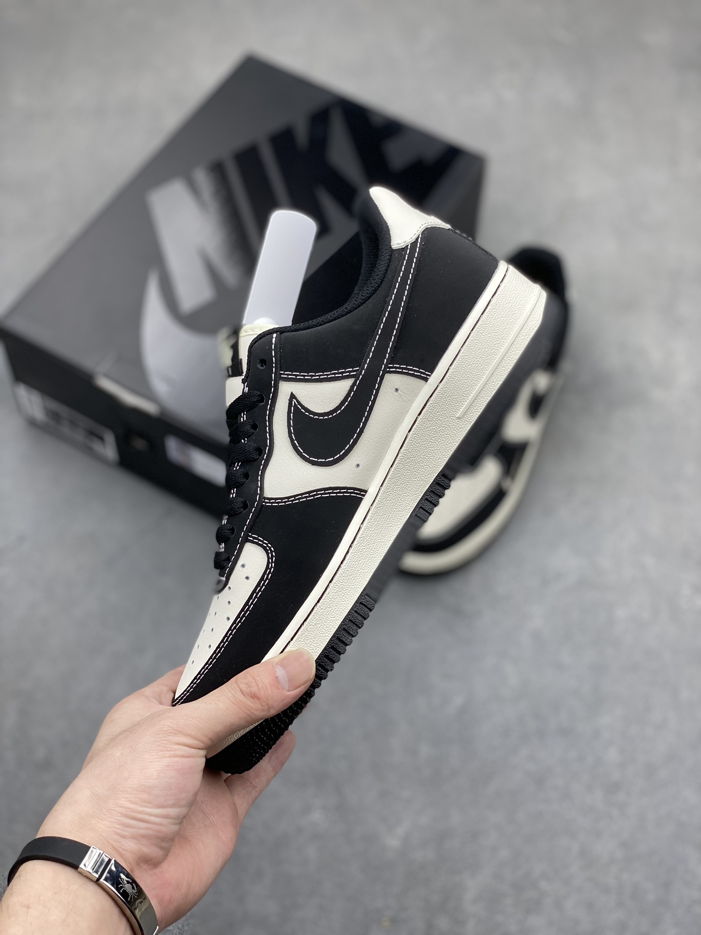 Nike Air Force 1 '07 Low Black/White Casual Sneakers XL2403-109 4 i1715460199 1297 3