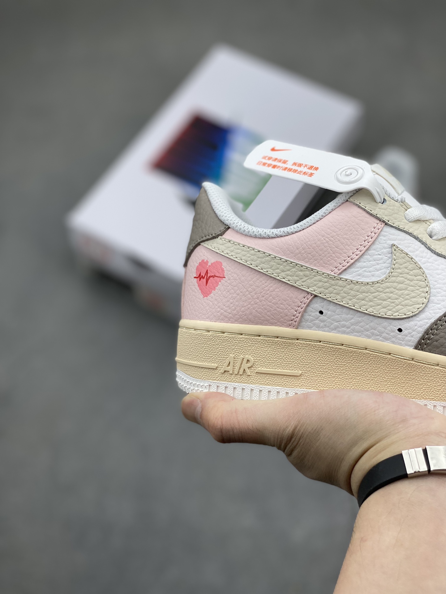 Nike Air Force 1 '07 Low '520 Valentine's Day' Limited Edition Sneakers 6 i1715460313 1224 5