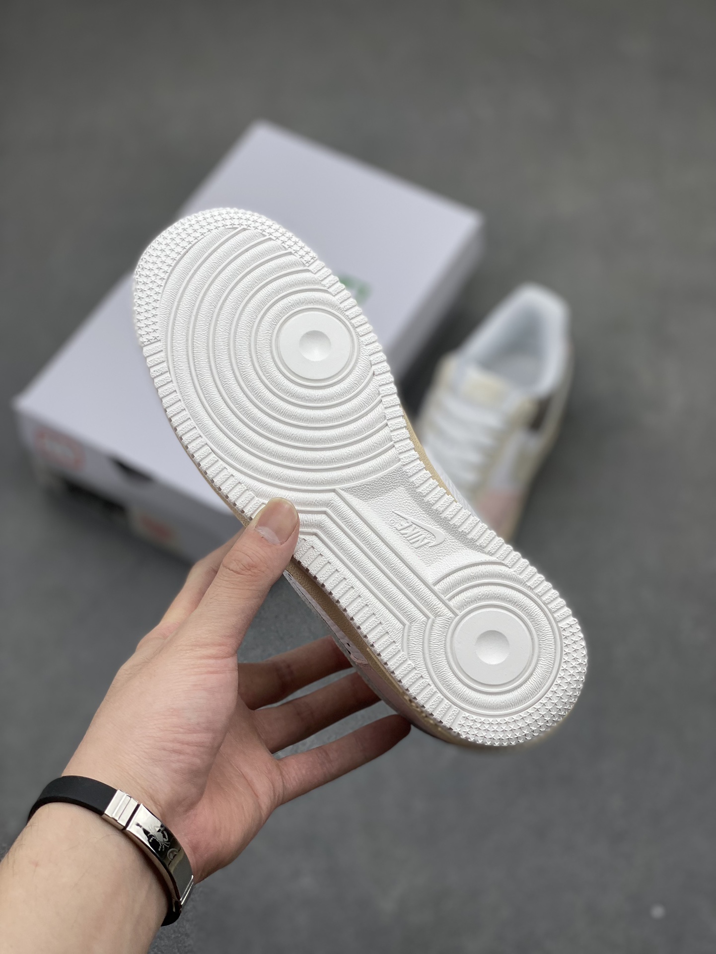Nike Air Force 1 '07 Low '520 Valentine's Day' Limited Edition Sneakers 7 i1715460313 2337 2