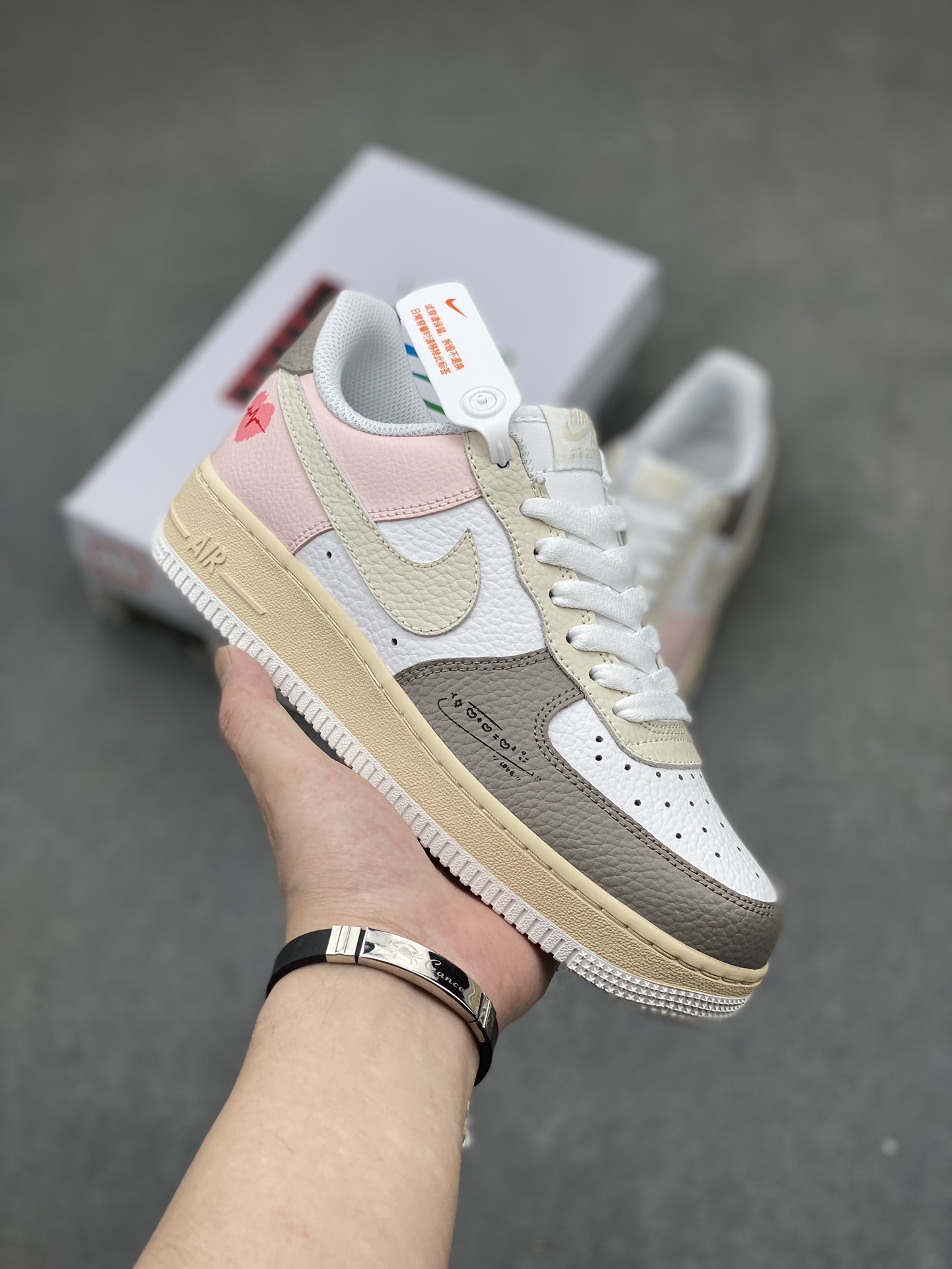 Nike Air Force 1 '07 Low '520 Valentine's Day' Limited Edition Sneakers 2 i1715460313 5340 4