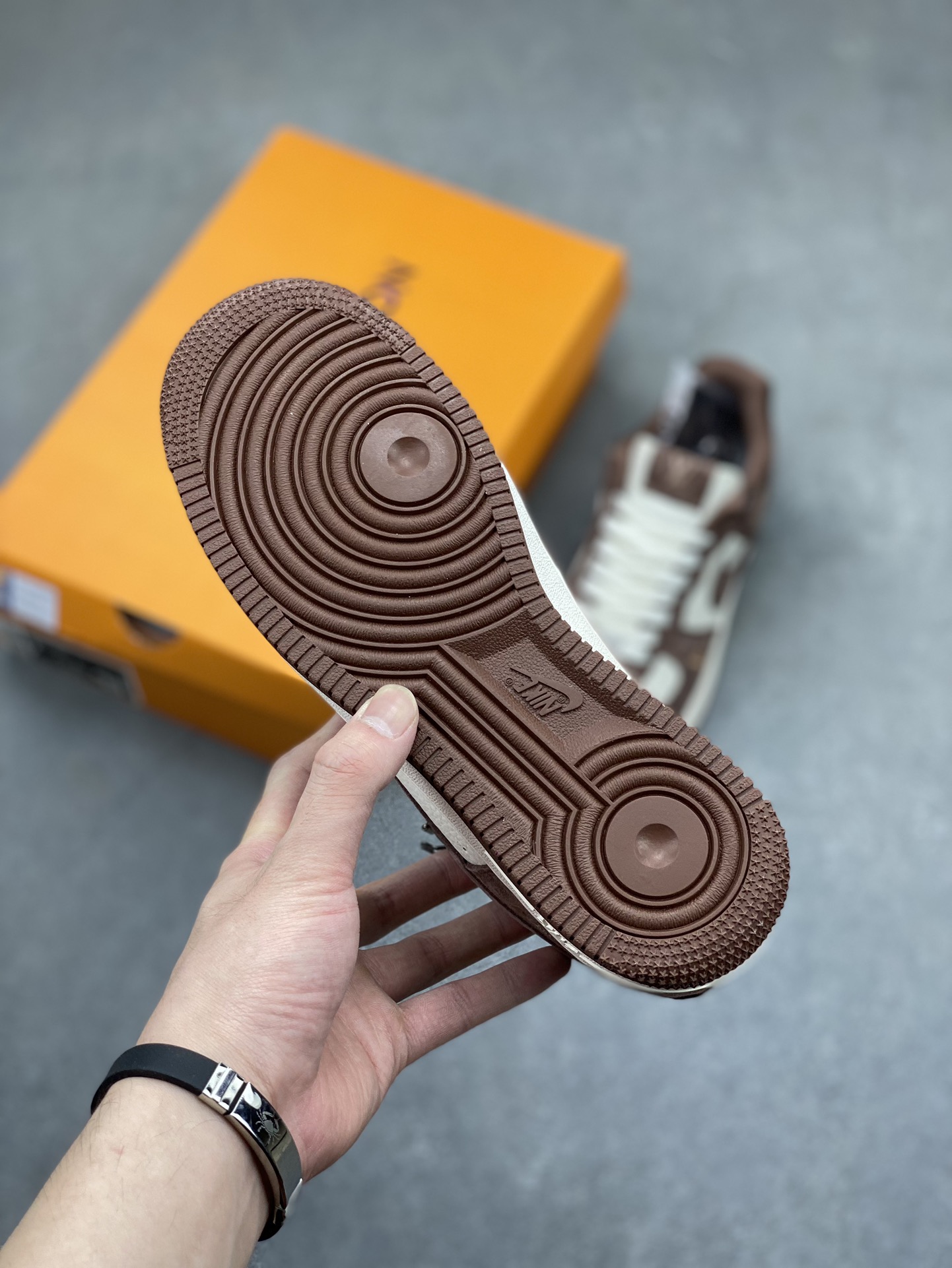 Nike Air Force 1 '07 Low "Louis Vuitton" Chocolate Brown Sneakers 7 i1715460601 1101 1