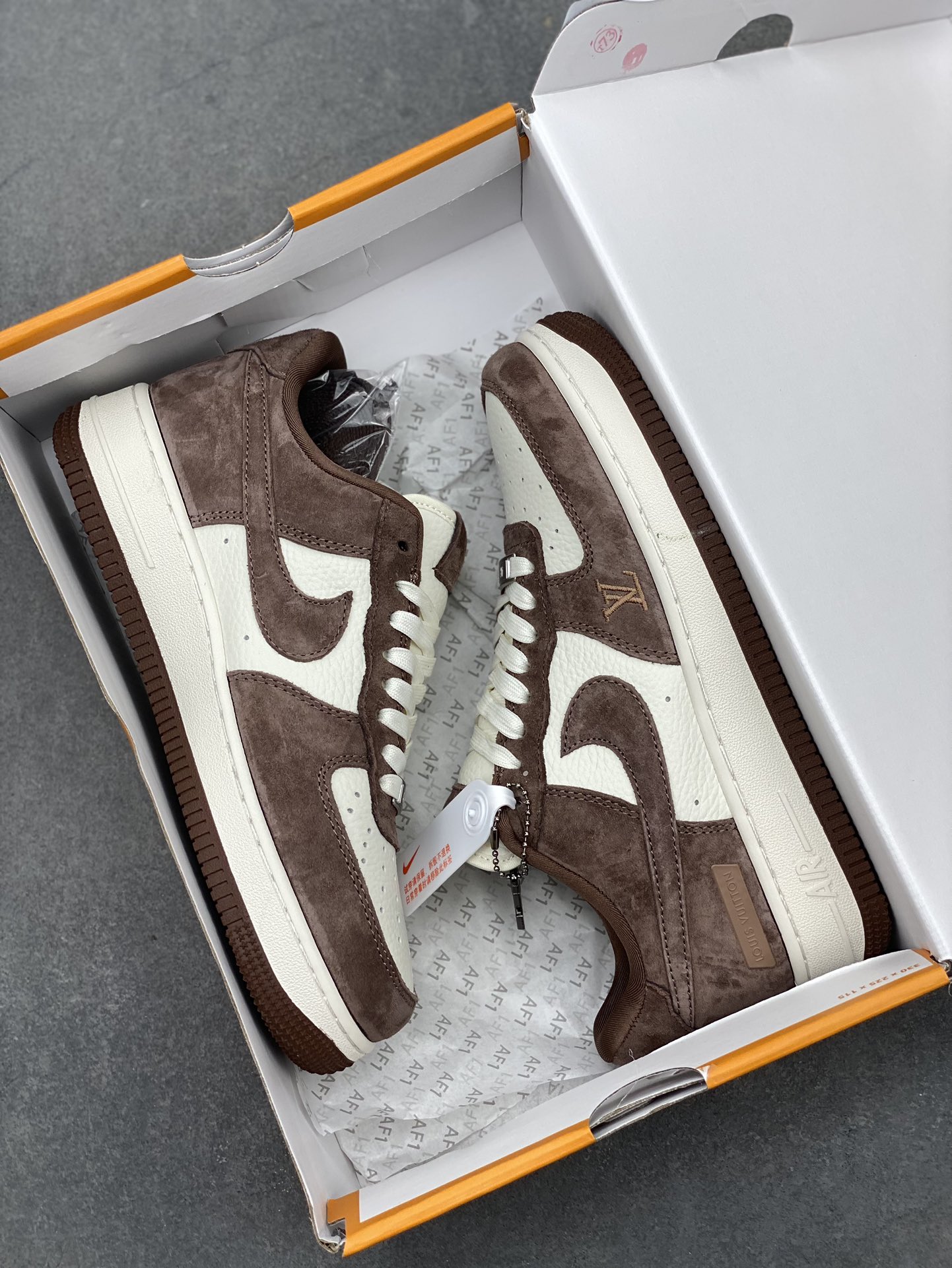 Nike Air Force 1 '07 Low "Louis Vuitton" Chocolate Brown Sneakers 10 i1715460601 9695 2