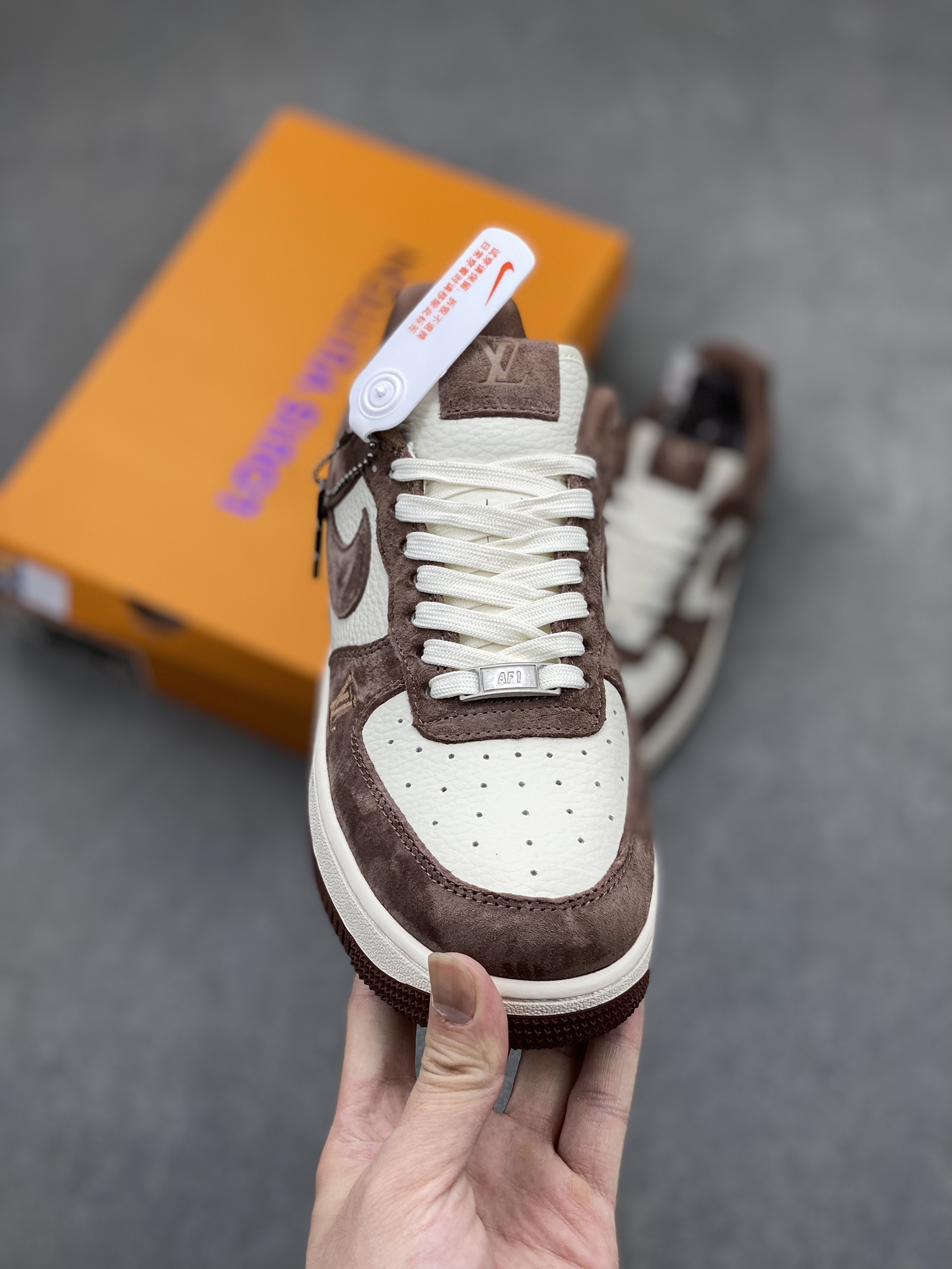 Nike Air Force 1 '07 Low "Louis Vuitton" Chocolate Brown Sneakers 3 i1715460602 1481 8