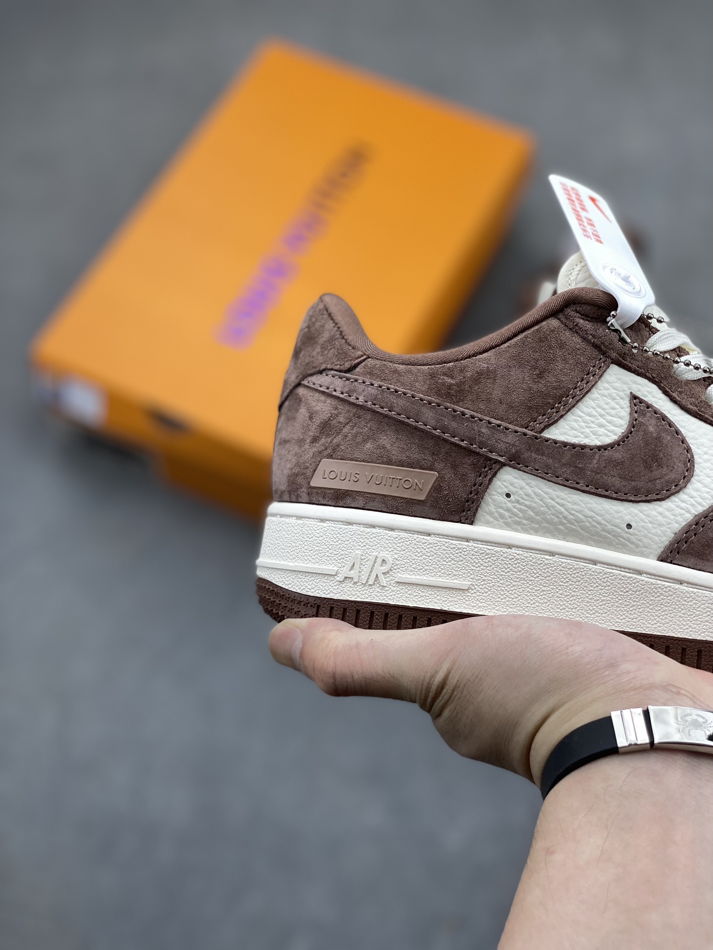 Nike Air Force 1 '07 Low "Louis Vuitton" Chocolate Brown Sneakers 6 i1715460602 6725 5