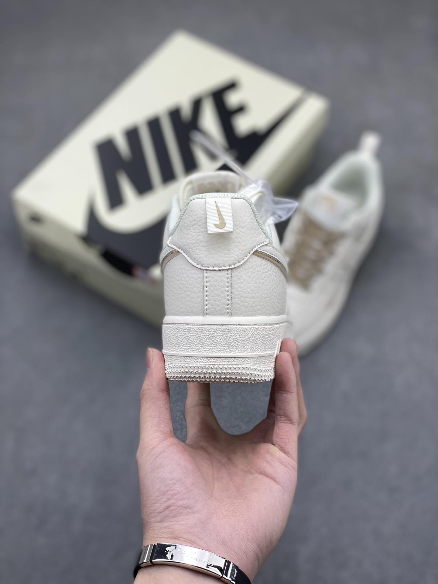 Nike Air Force 1 Low '07 'Classic Khaki' Casual Sneakers MJ0319-027 5 i1715718051 2435 7