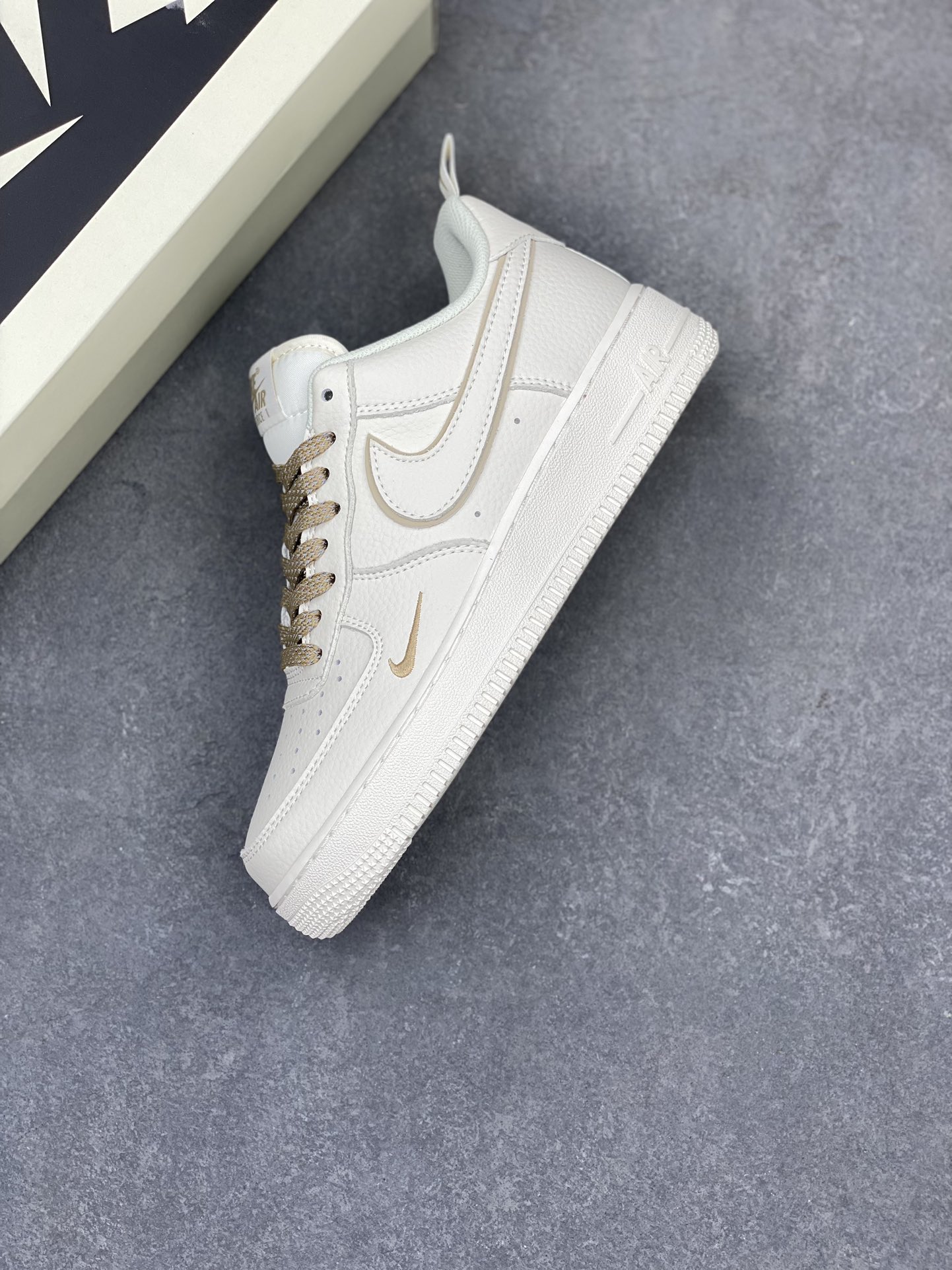 Nike Air Force 1 Low '07 'Classic Khaki' Casual Sneakers MJ0319-027 8 i1715718051 6862 2
