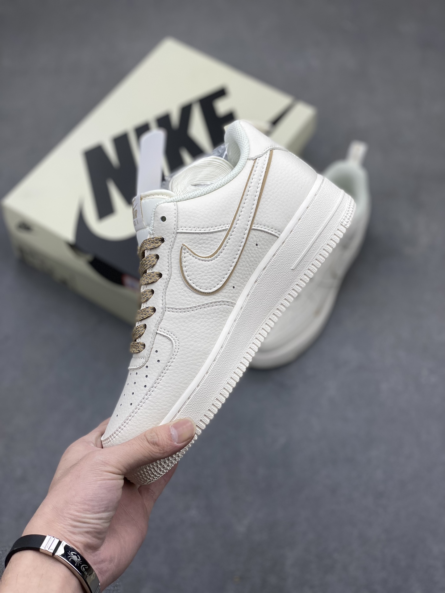 Nike Air Force 1 Low '07 'Classic Khaki' Casual Sneakers MJ0319-027 4 i1715718062 8702 0