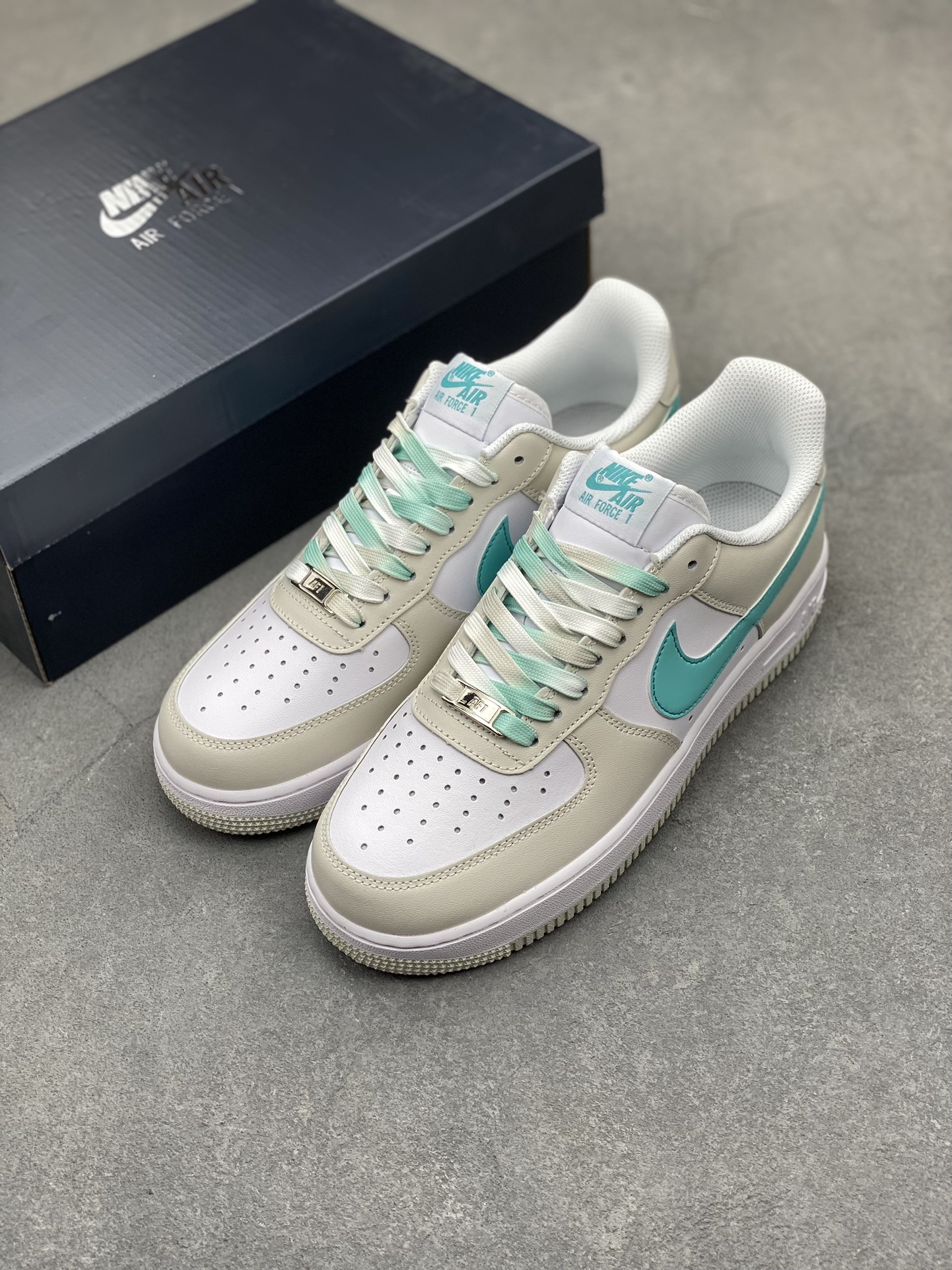 Nike Air Force 1 Low '07 Blue Gradient Sneakers - Original Version 8 i1715804397 3207 0