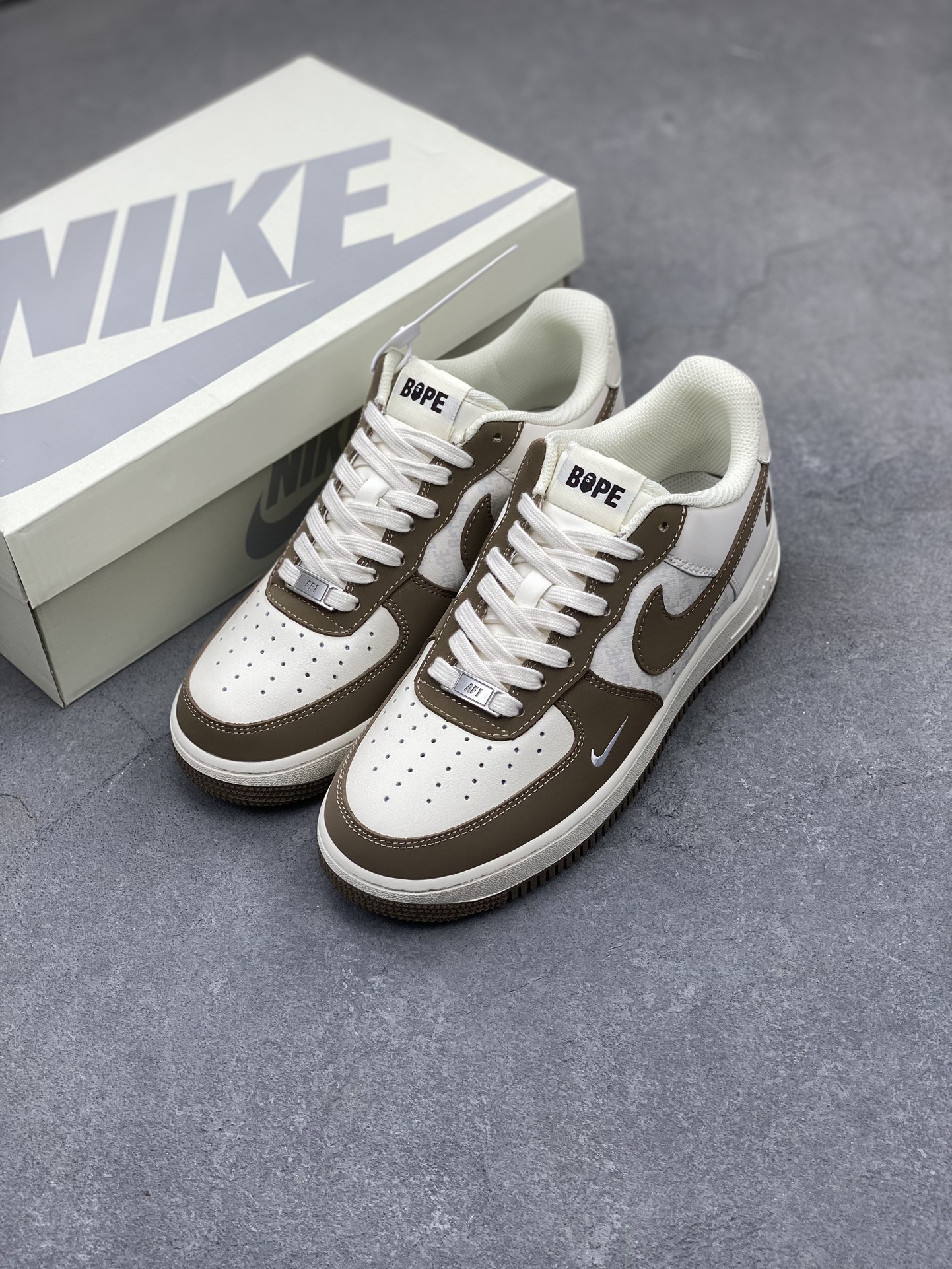Nike Air Force 1 '07 Low BAPE Collab 'Light Cyan Pig Eight' Sneakers 9 i1715804519 9953 0