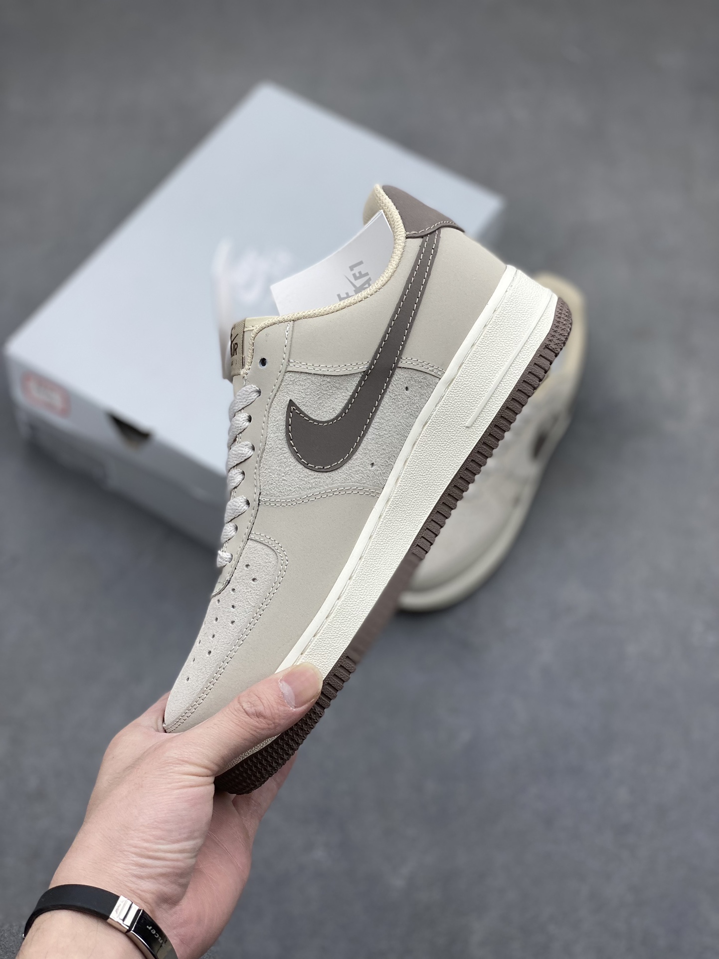 Nike Air Force 1 '07 Low Louis Vuitton Collab Sneakers - Grey/Brown 4 i1715883351 521 0