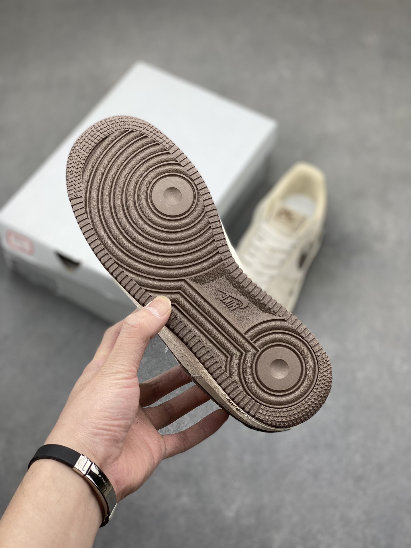 Nike Air Force 1 '07 Low Louis Vuitton Collab Sneakers - Grey/Brown 7 i1715883351 9740 0