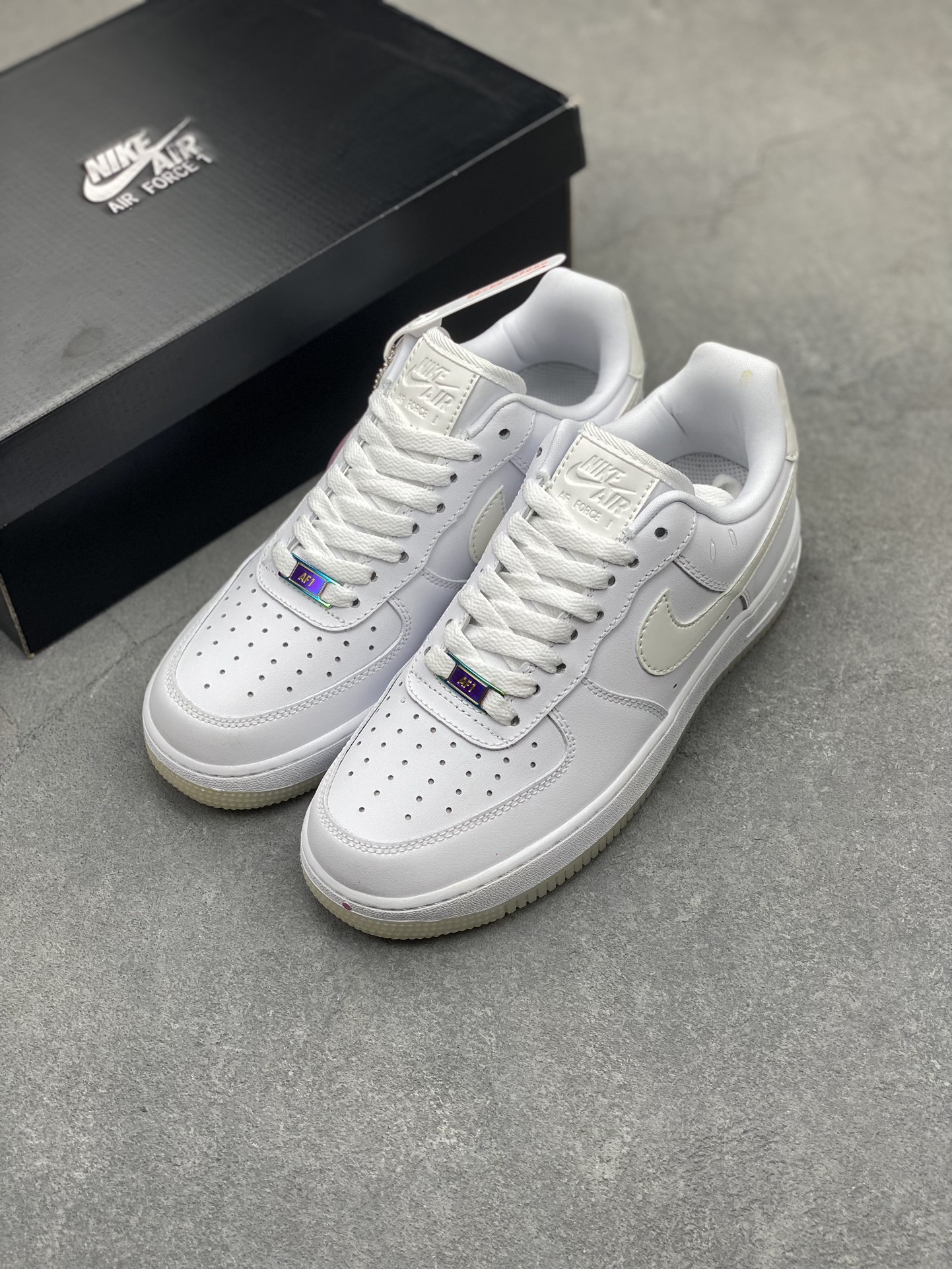 Nike Air Force 1 '07 Low 'Color Changing' White Sneakers FZ5531-111 9 i1716060618 7562 0