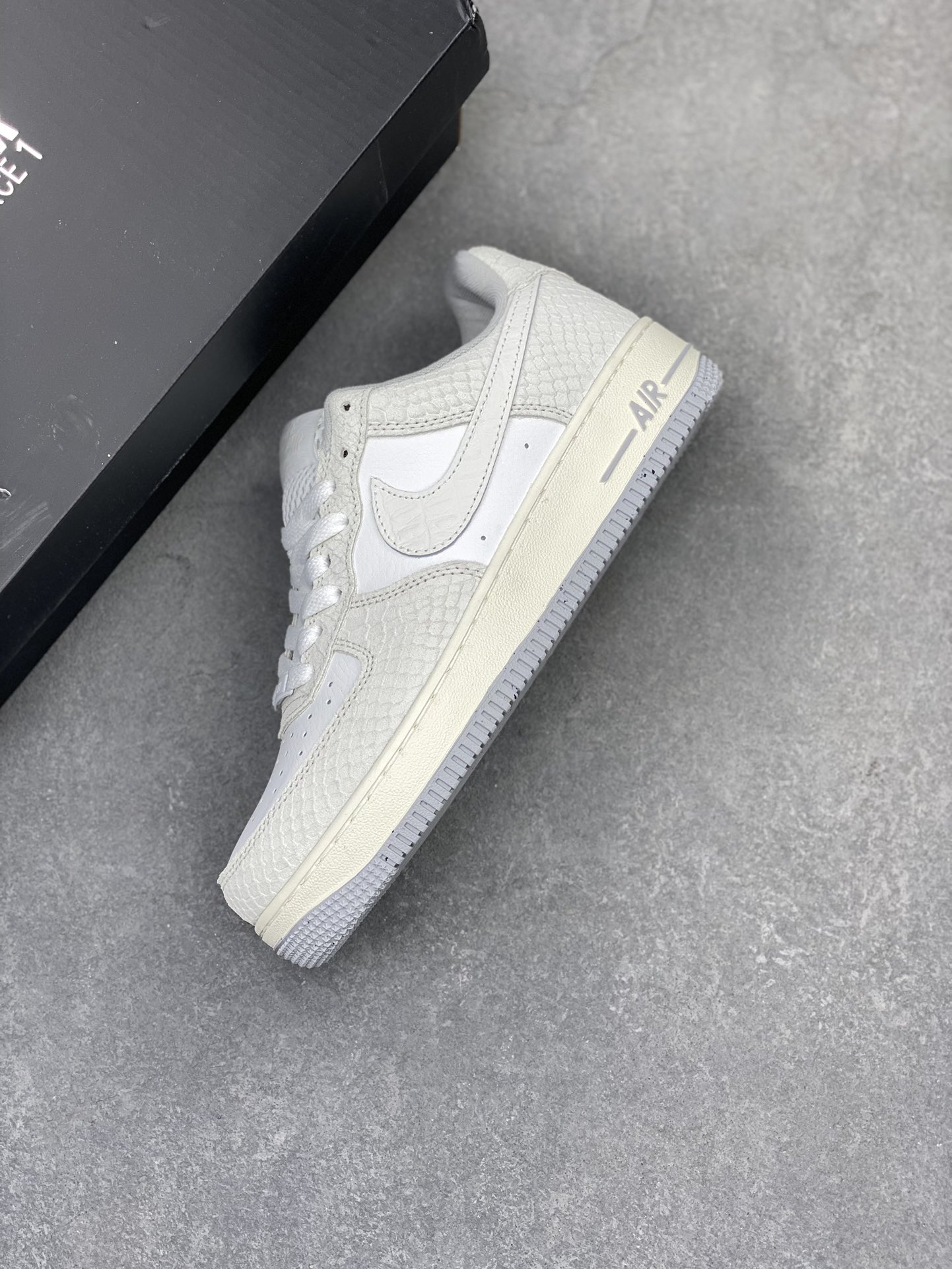 Nike Air Force 1 '07 Low - Versatile & Comfortable Fashion Sneakers - DX2678-100 8 i1716236601 9409 8
