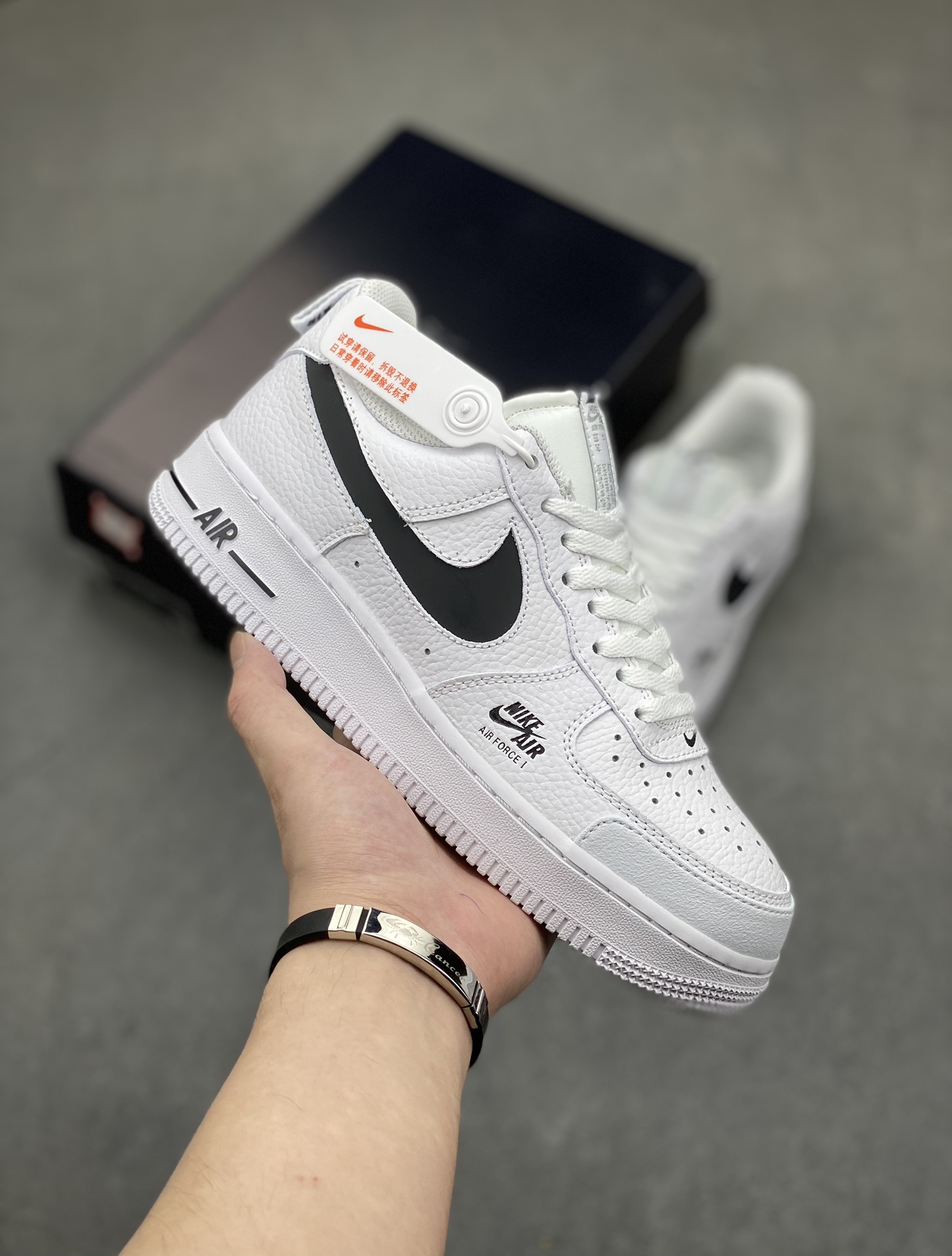 Nike Air Force 1 Premium Low-Top Sneaker - Black & White 2 i1716236673 6309 0