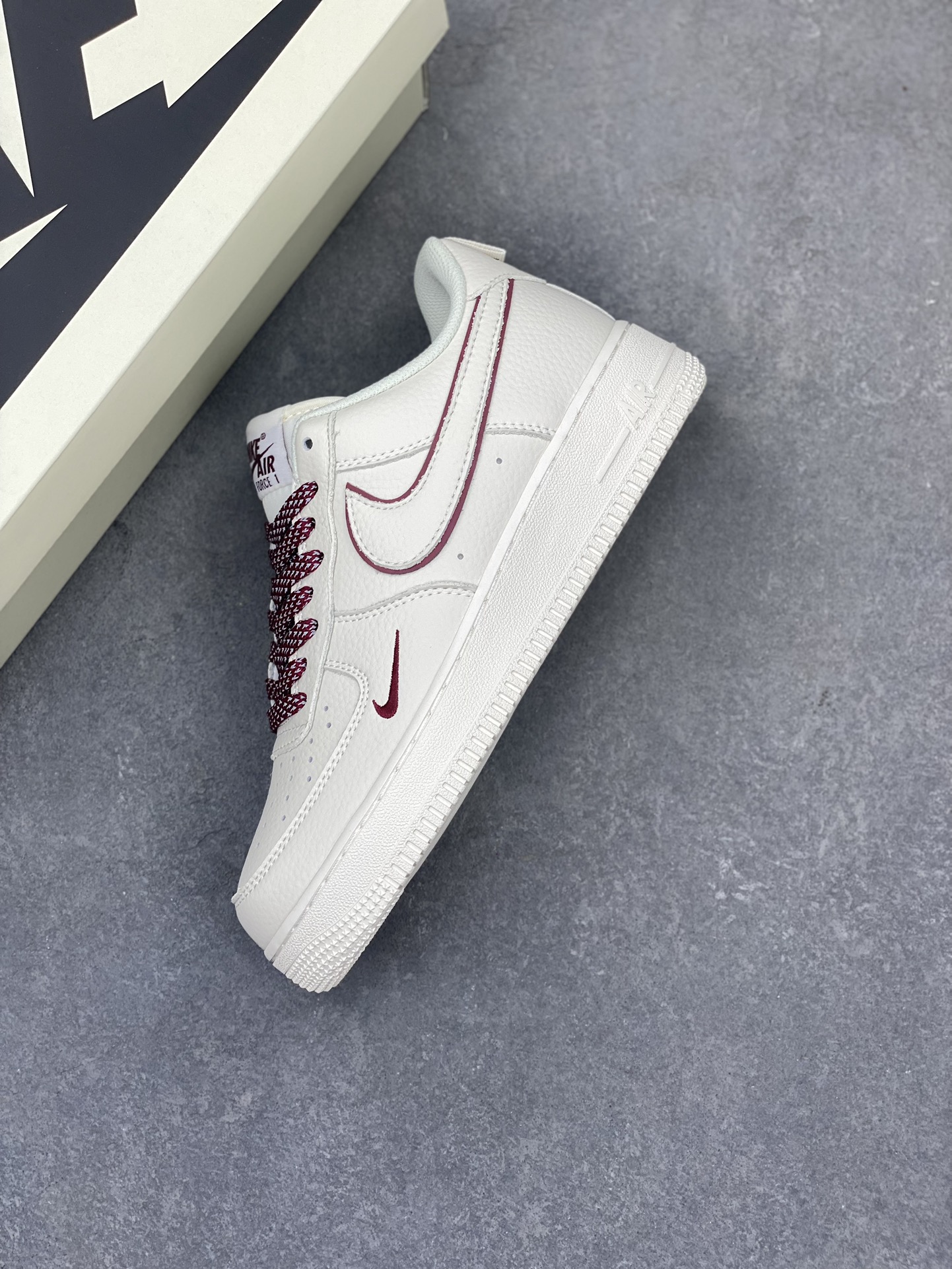 Nike Air Force 1 Low '07 'Classic Burgundy' Reflective Low-Top Sneakers 8 i1716324175 8392 0