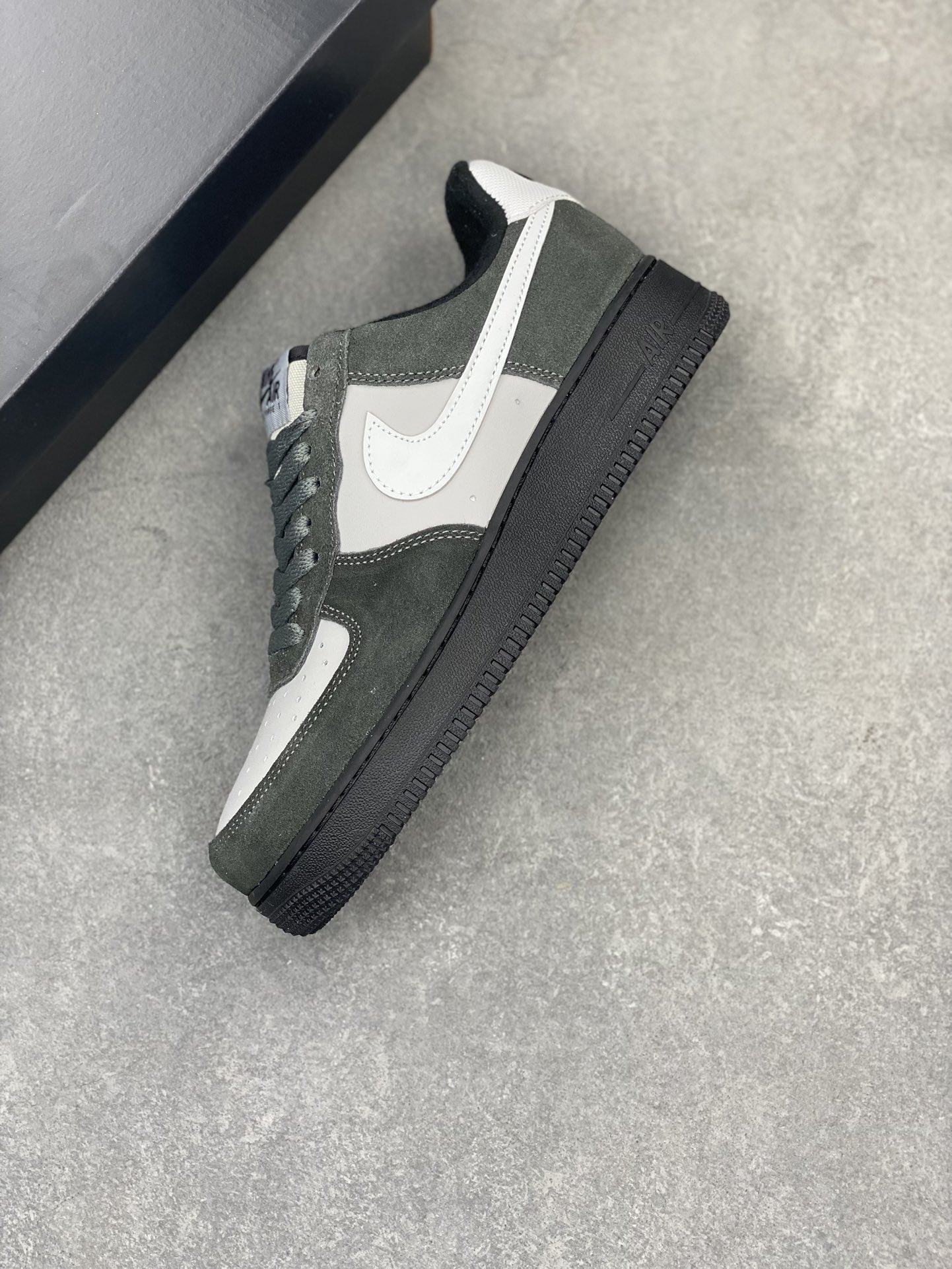 Nike Air Force 1 '07 Low-Top Sneakers - Versatile & Comfortable 8 i1716324320 4128 7